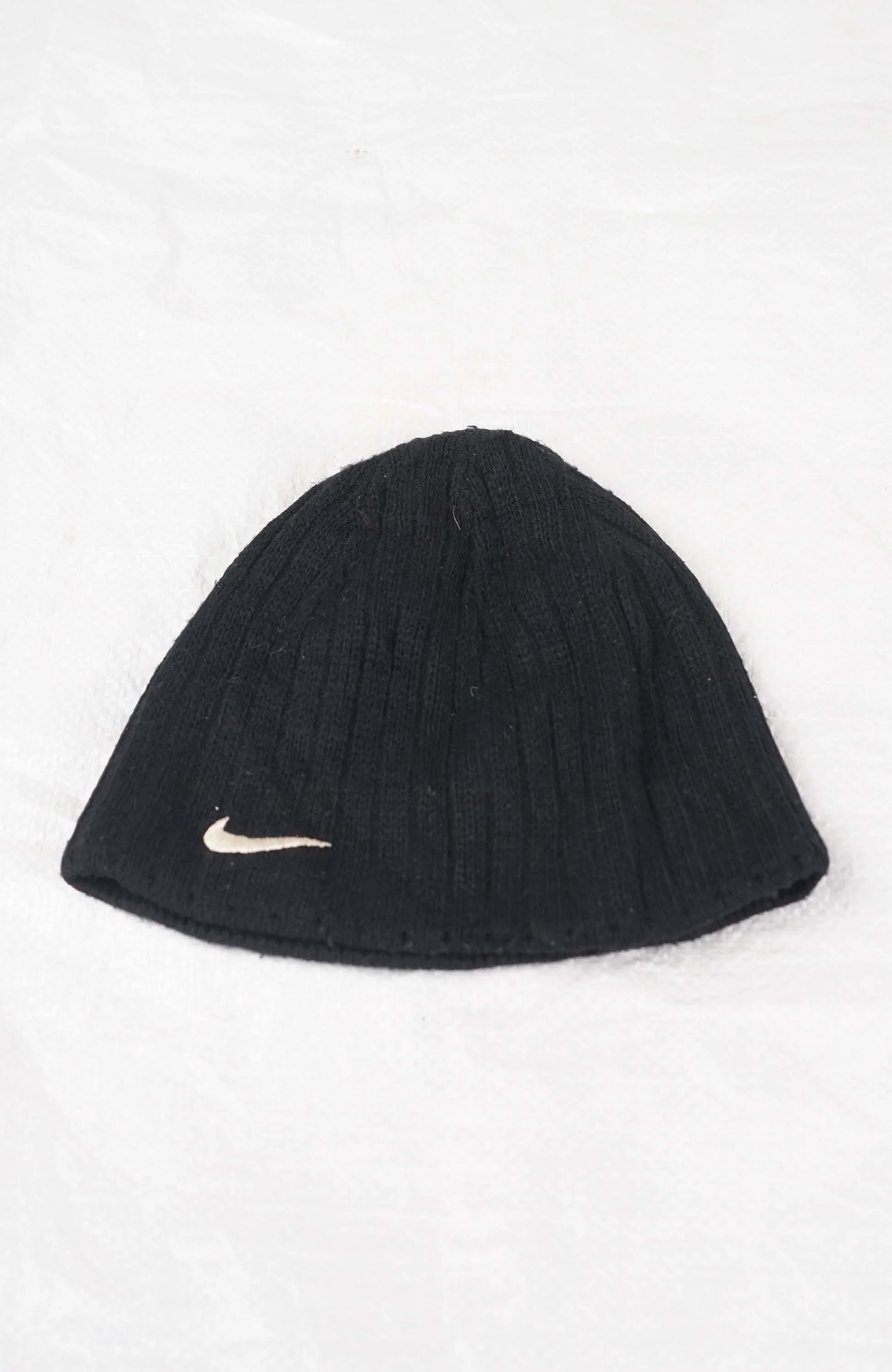 VINTAGE NIKE SKULL BEANIE
