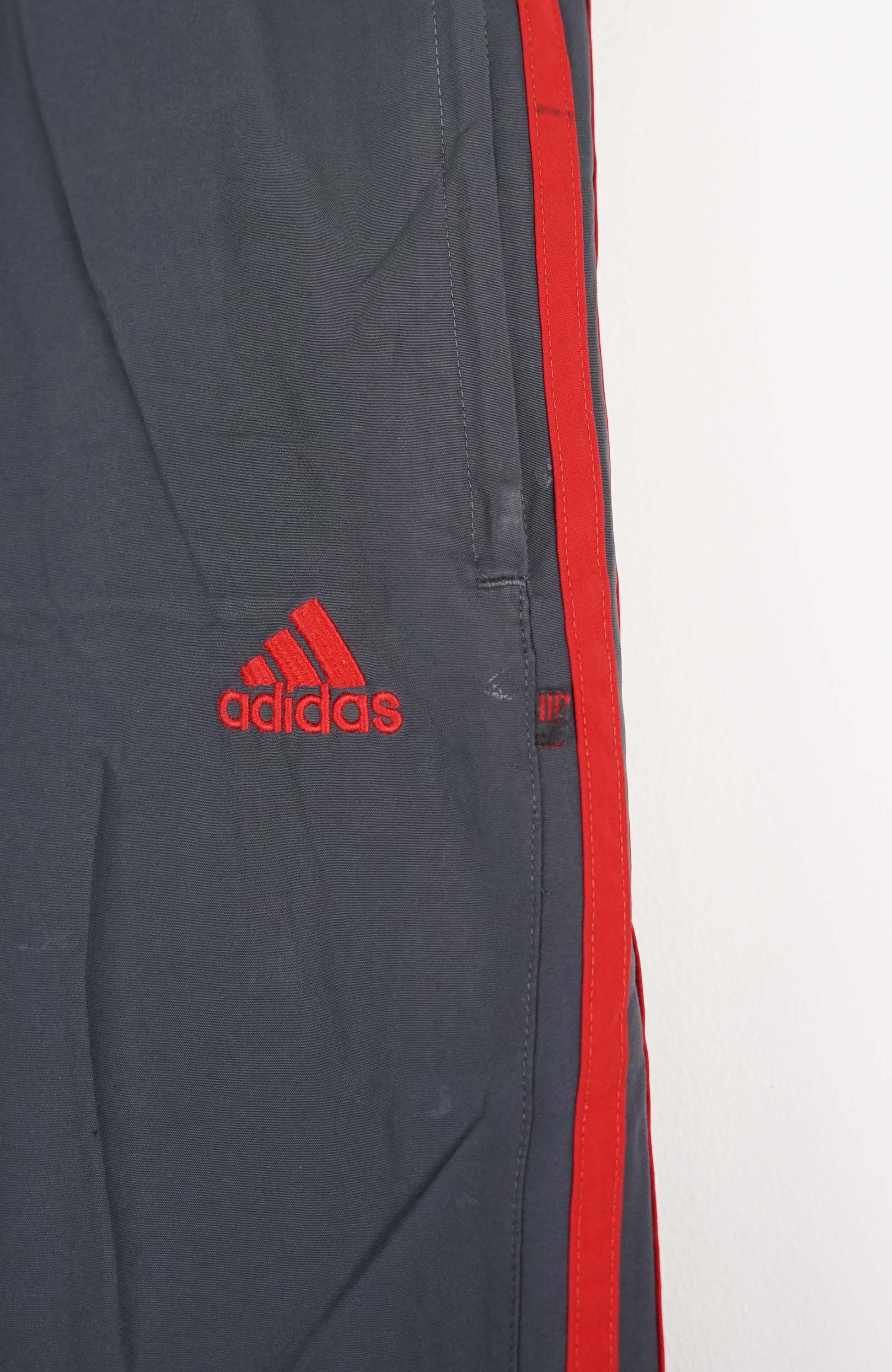 VINTAGE ADIDAS TRACK PANT SHORTS (M) - Image 2