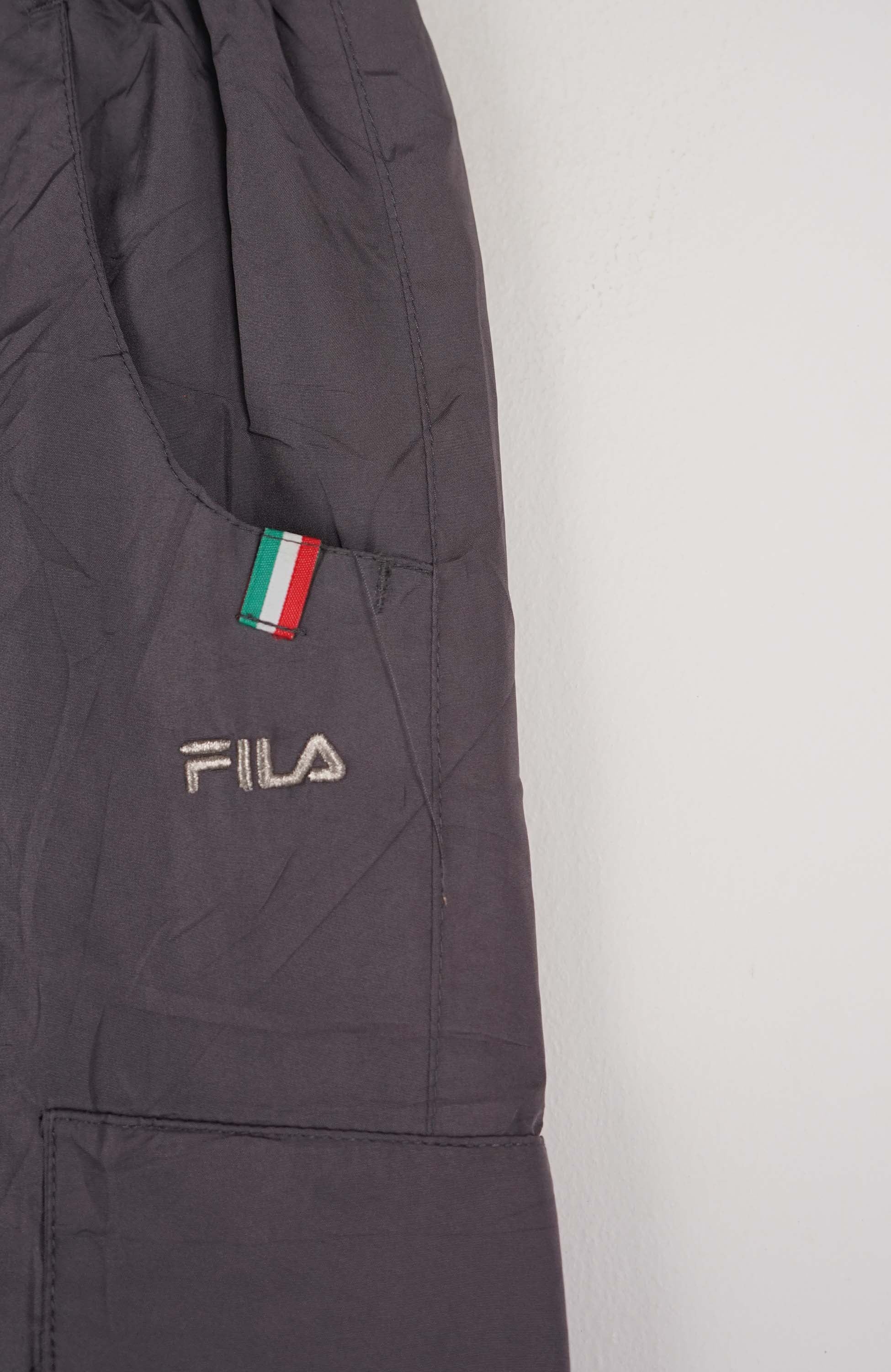 VINTAGE FILA TRACK PANT SHORTS (S) - Image 2