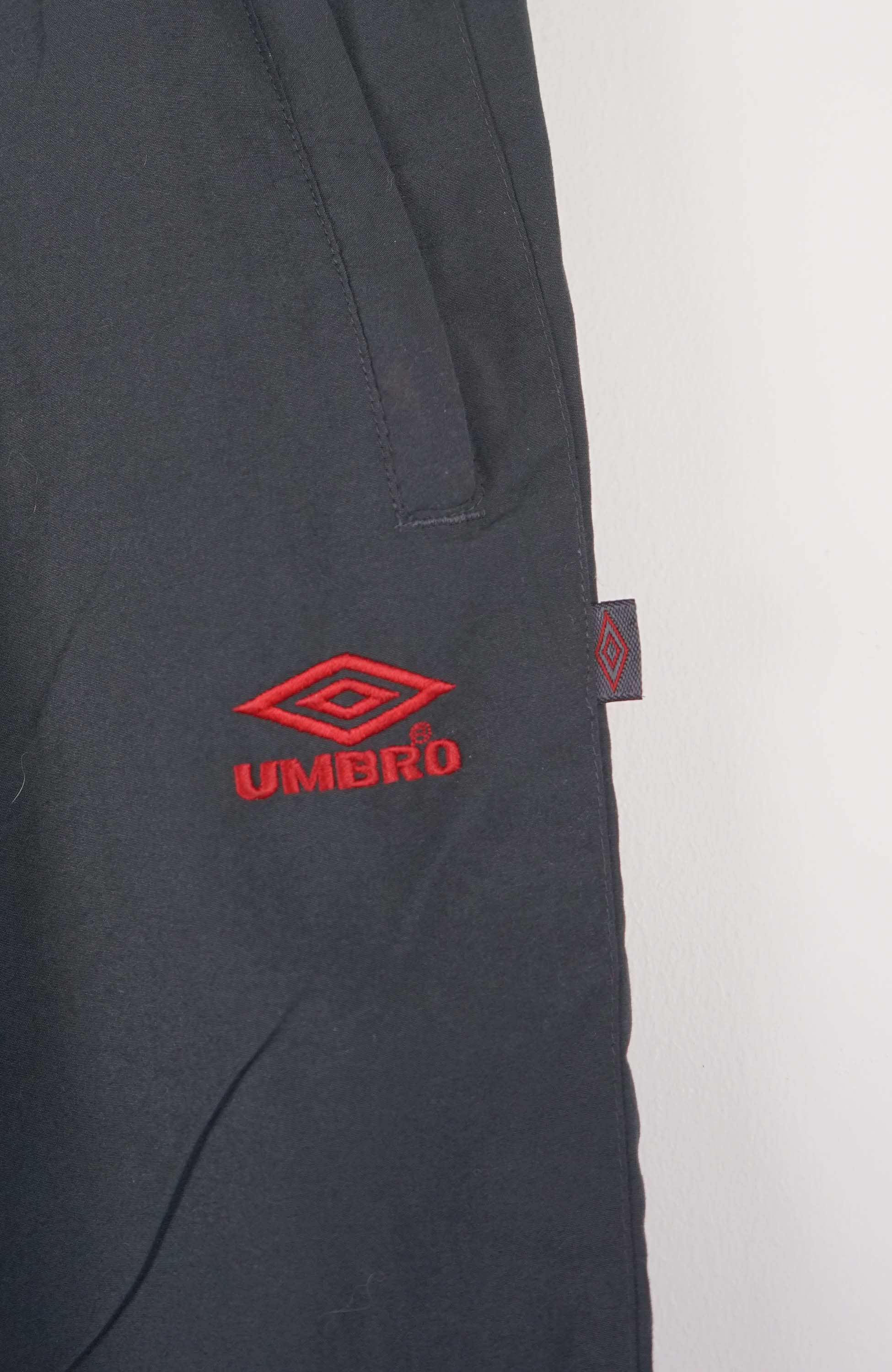 VINTAGE UMBRO TRACK PANT SHORTS (S) - Image 2