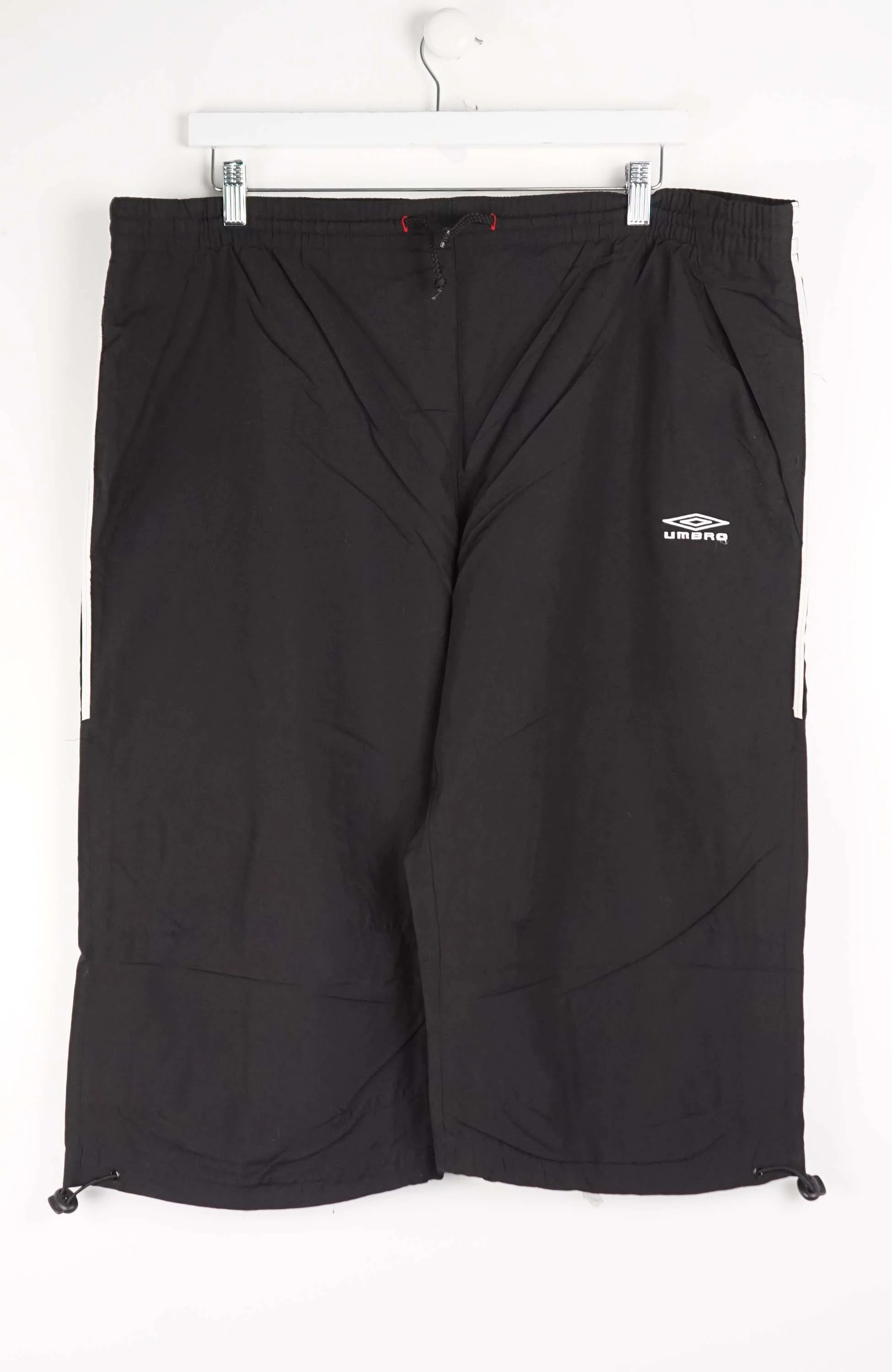 VINTAGE UMBRO 3/4 TRACK PANT SHORTS (XXL)