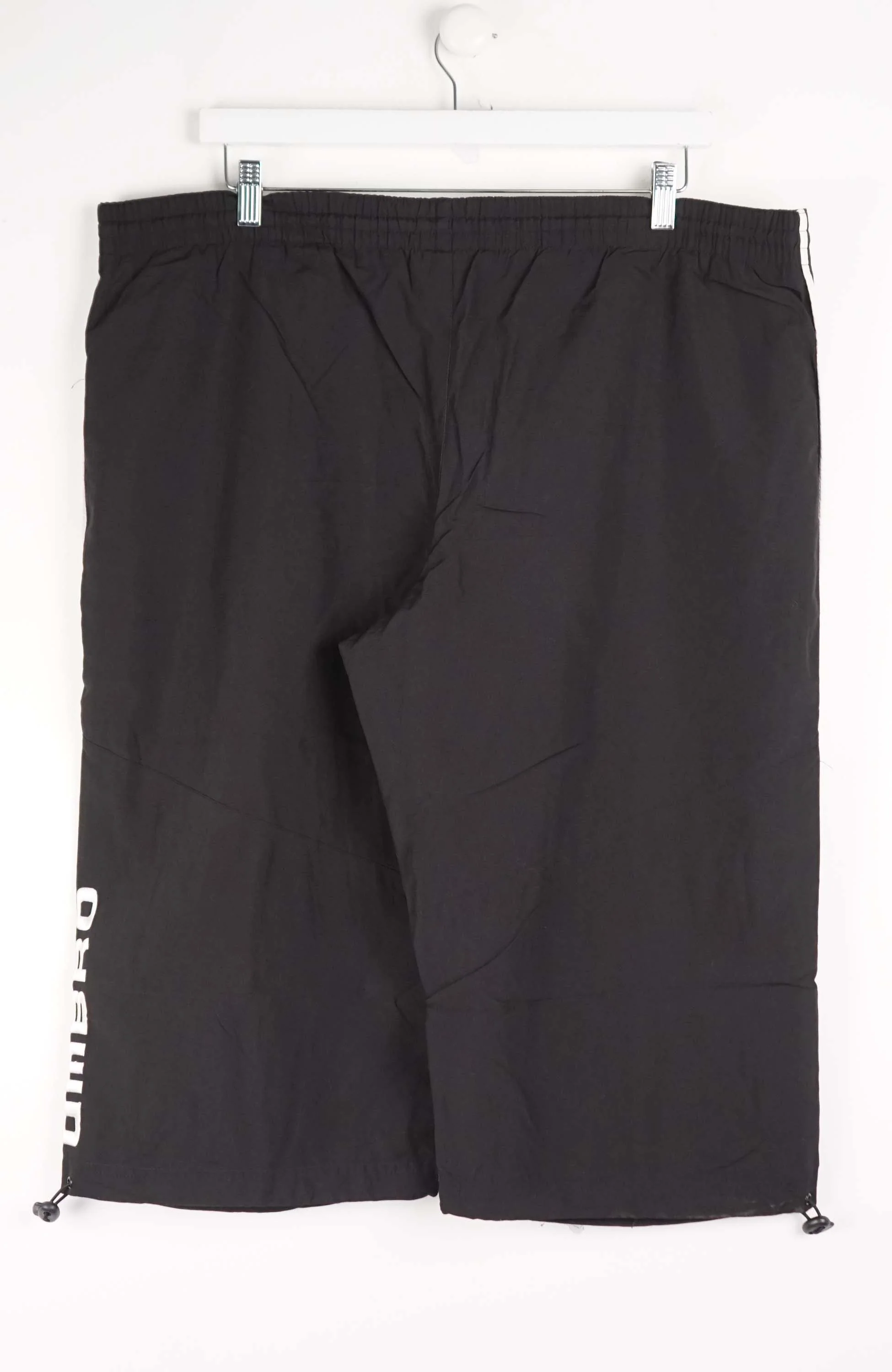 VINTAGE UMBRO 3/4 TRACK PANT SHORTS (XXL) - Image 3