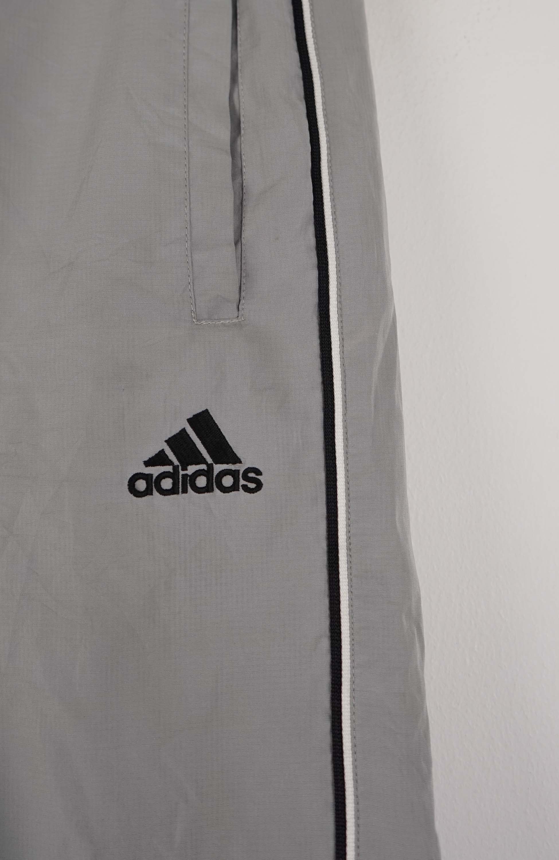 VINTAGE ADIDAS TRACK PANT SHORTS (M) - Image 2