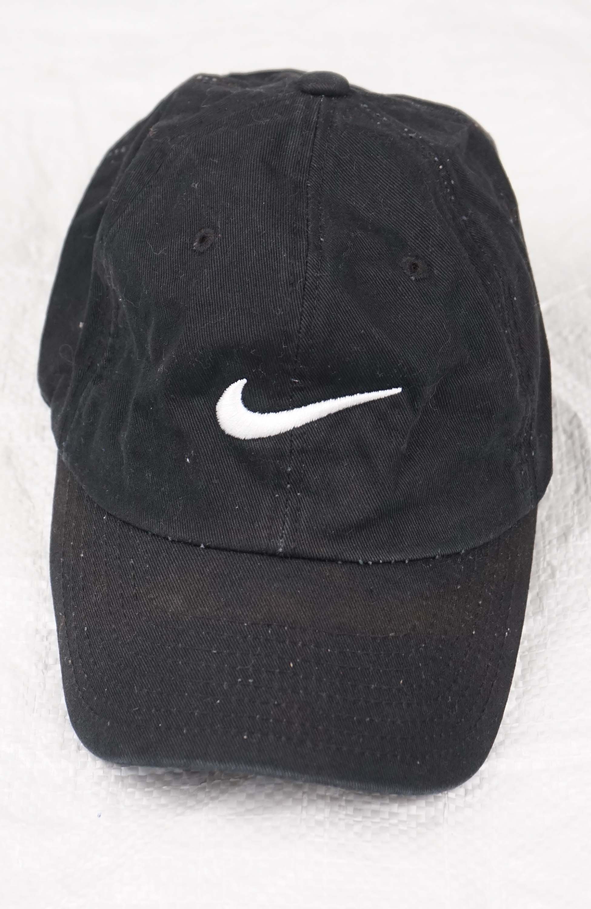 VINTAGE NIKE HAT