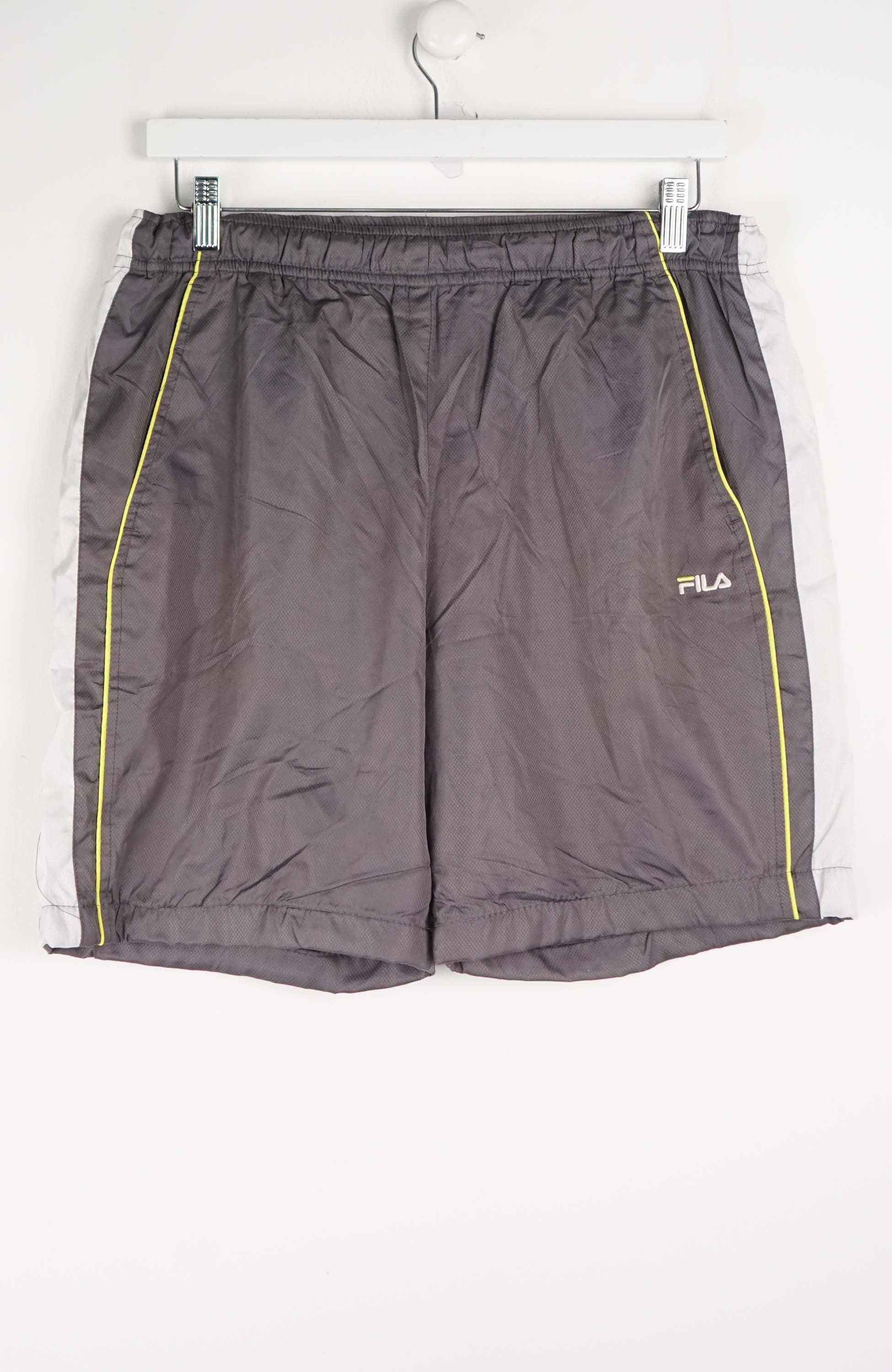 VINTAGE FILA TRACK PANT SHORTS (M)