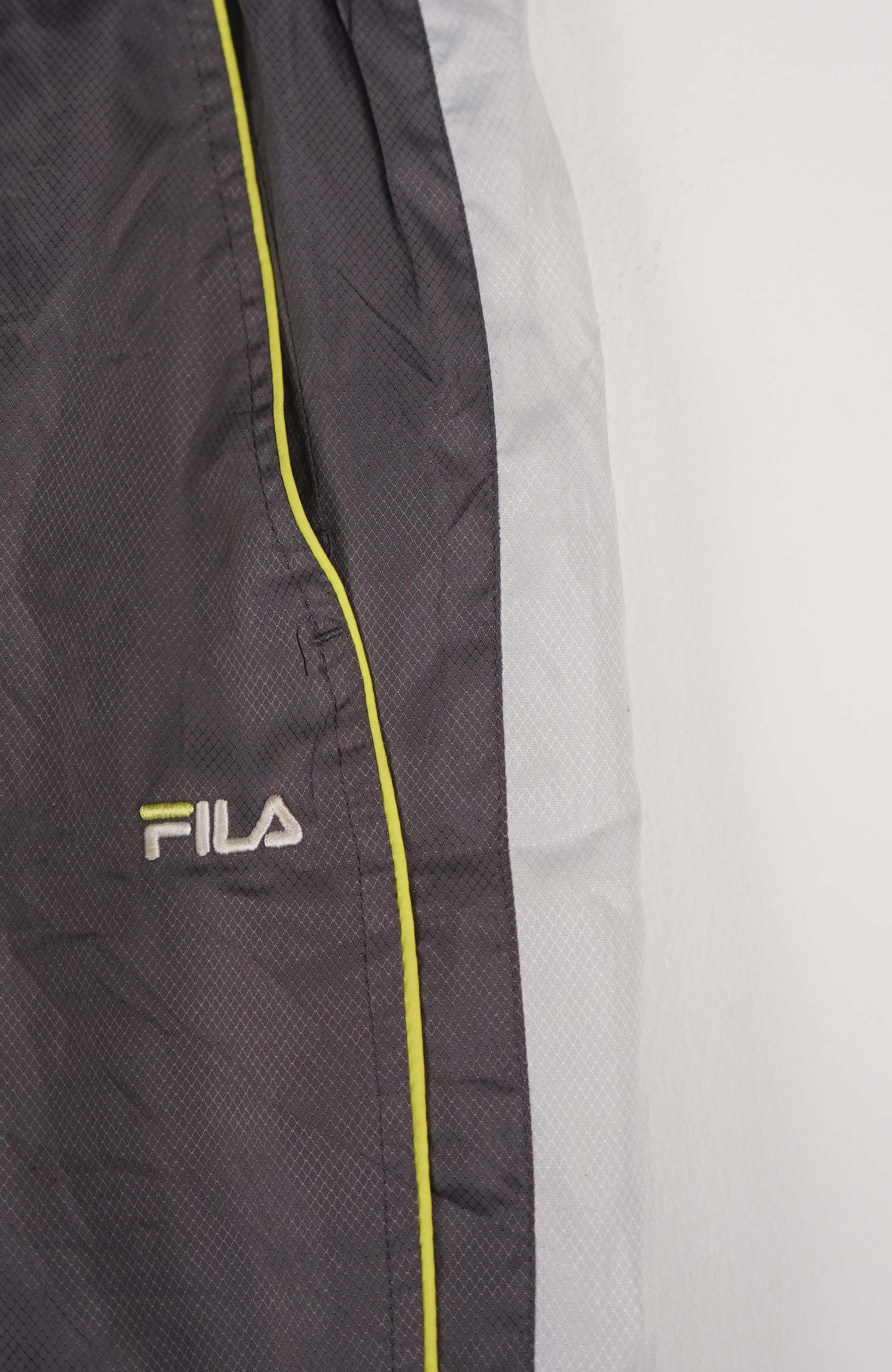 VINTAGE FILA TRACK PANT SHORTS (M) - Image 2