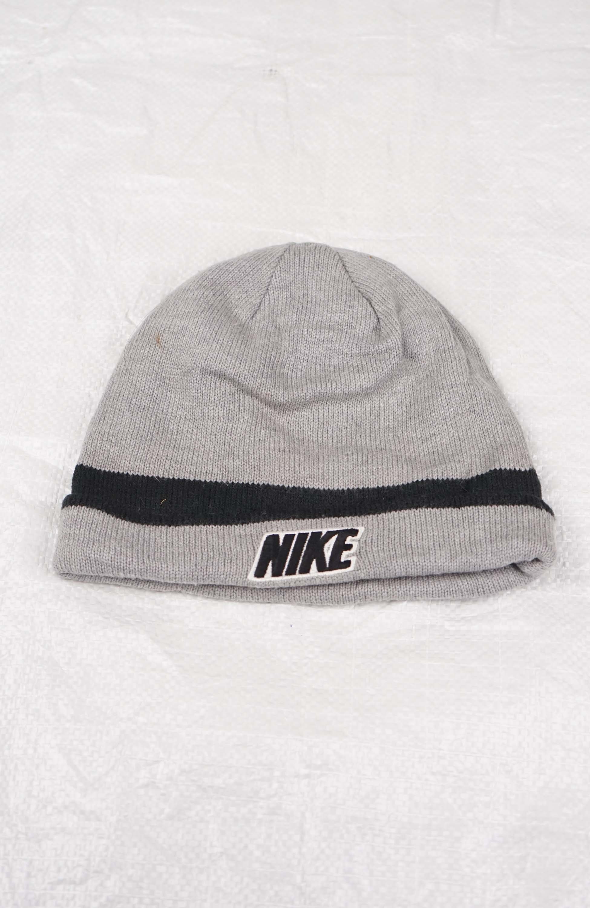 VINTAGE NIKE BEANIE