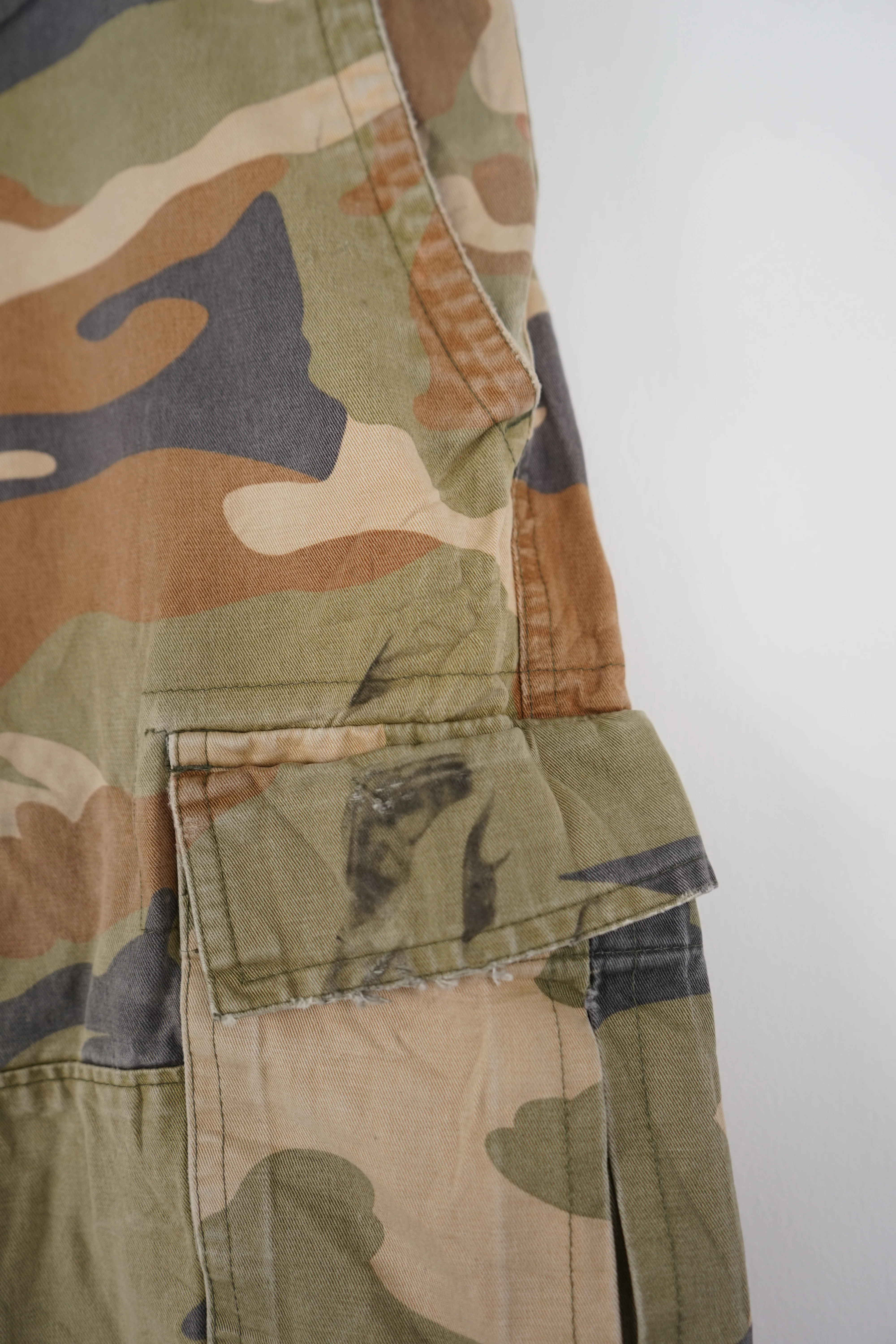 VINTAGE GAP CAMO CARGO SHORTS W36 - Image 3