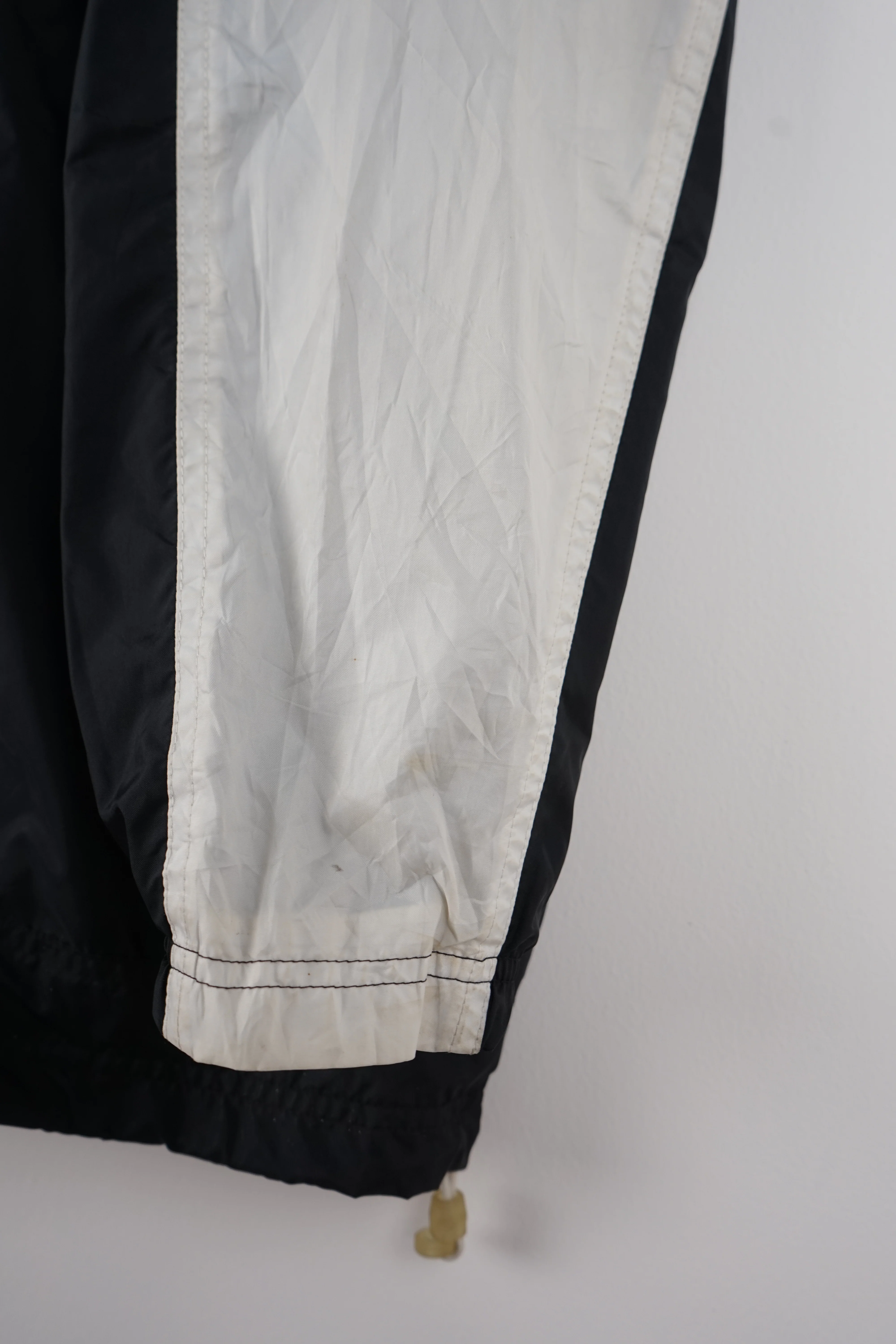VINTAGE NIKE BASKETBALL WINDBREAKER (XXL) - Image 4
