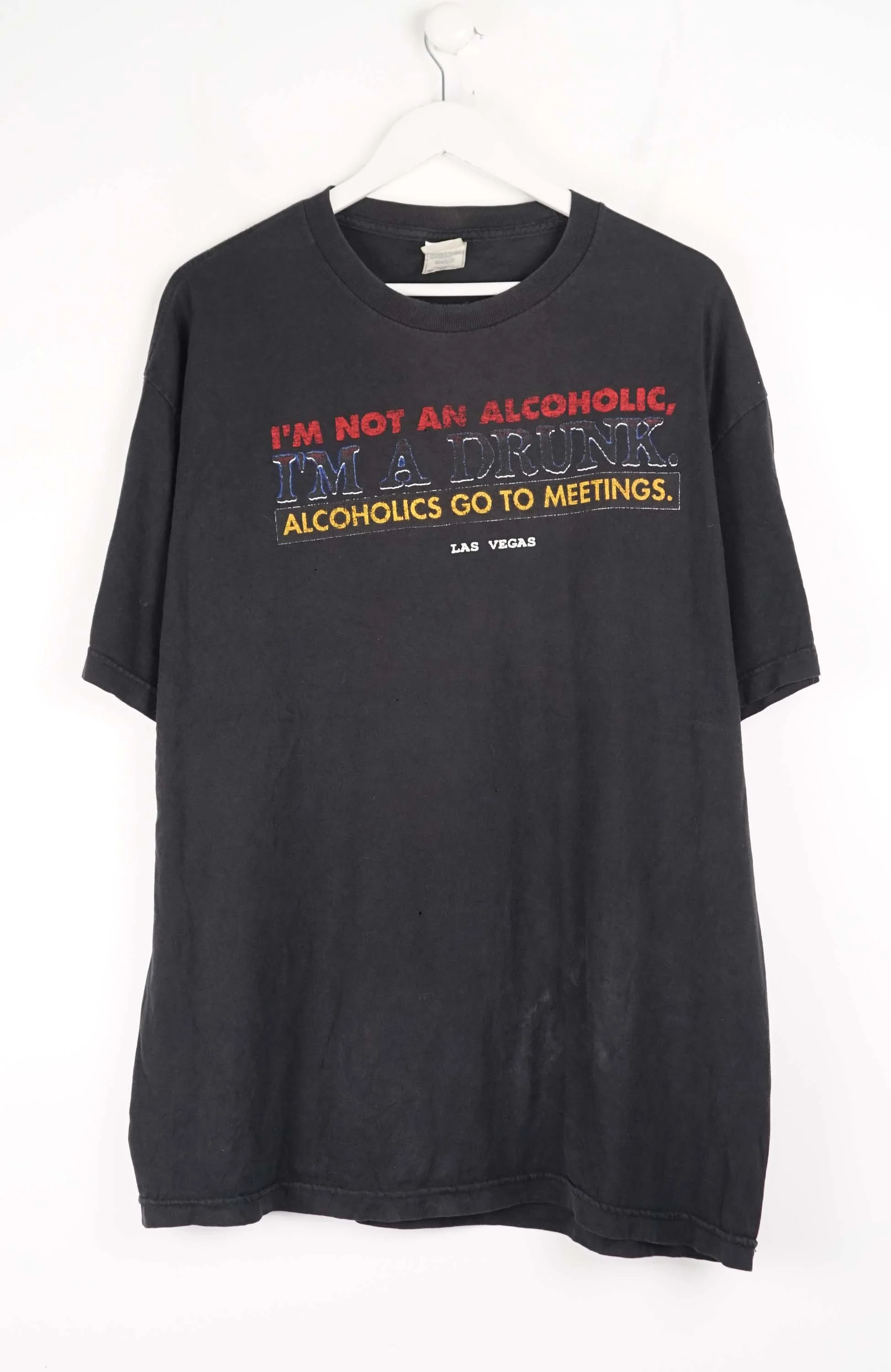 VINTAGE ALCOHOLICS GO TO MEETINGS T-SHIRT (XL)