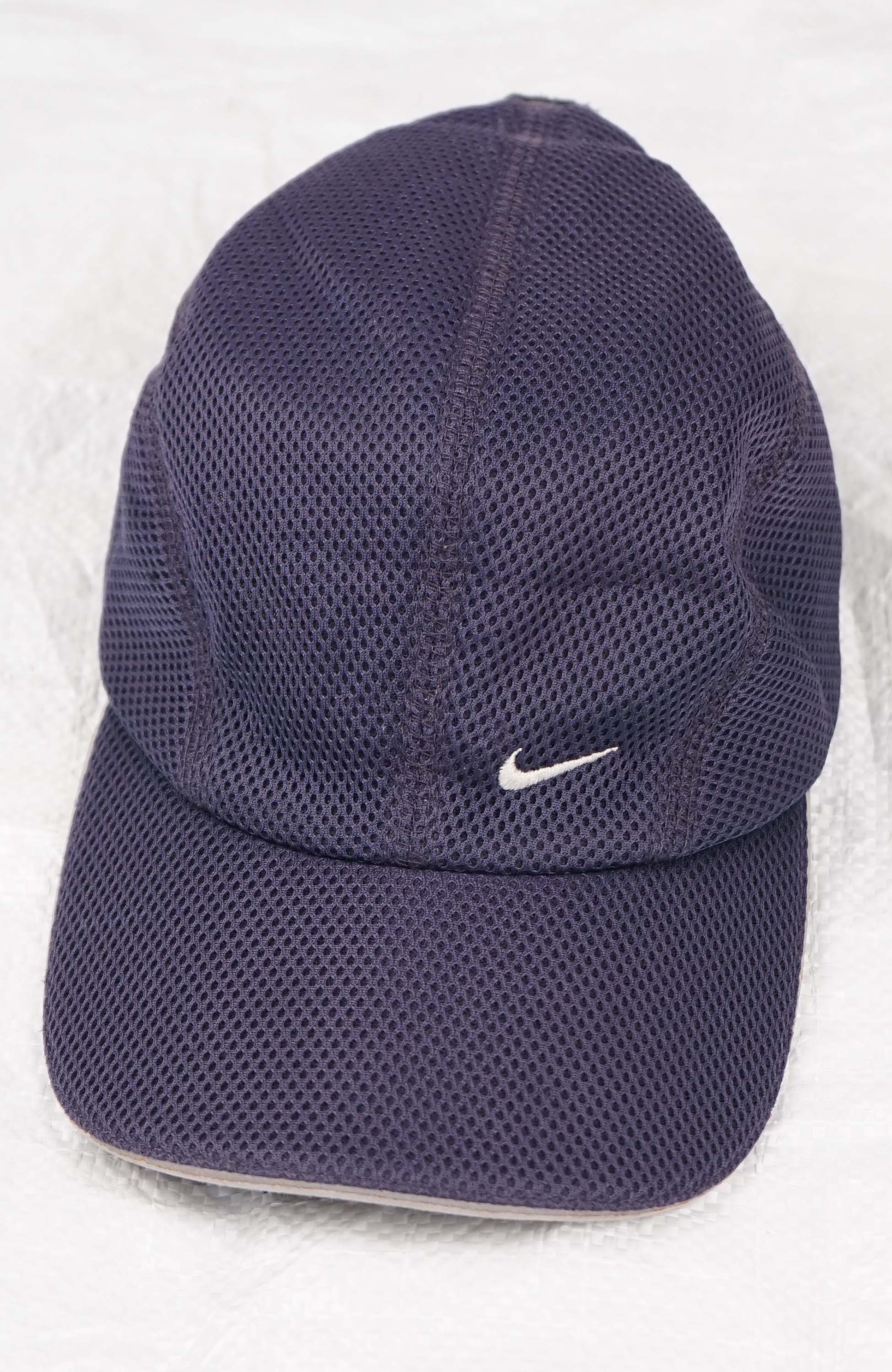 VINTAGE NIKE HAT