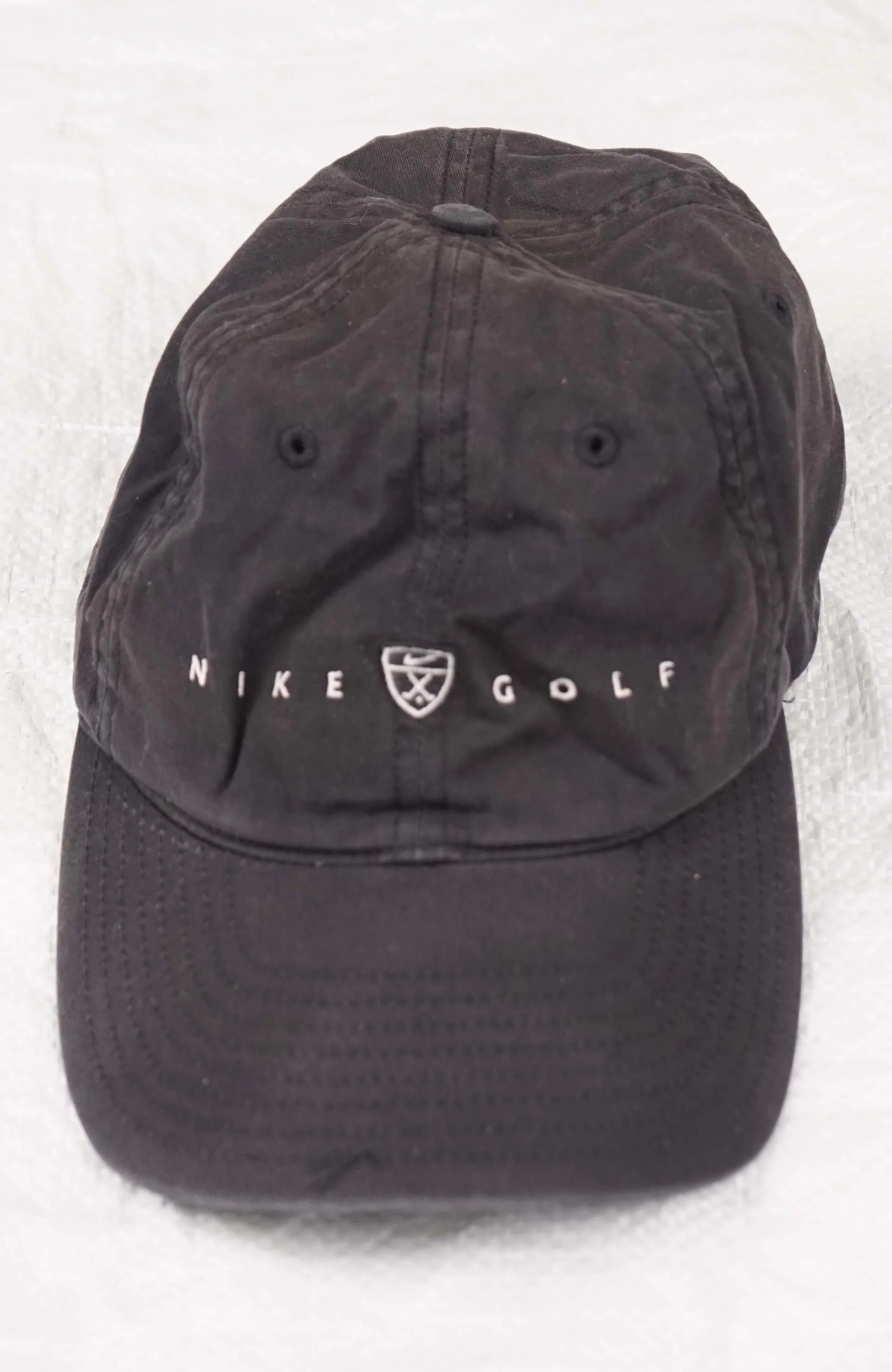 VINTAGE NIKE GOLF HAT