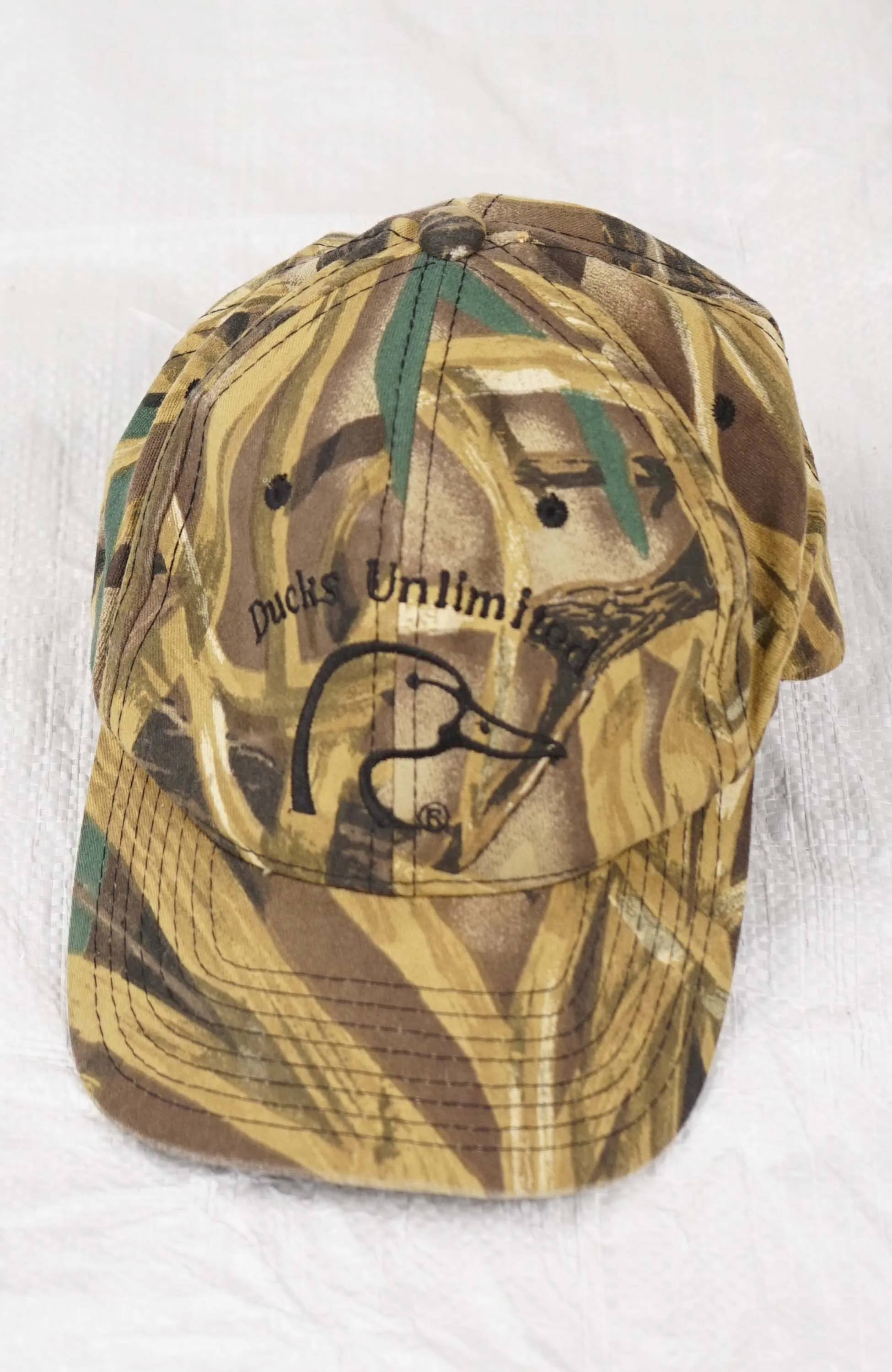 VINTAGE DUCKS UNLIM ITED REAL TREE HAT