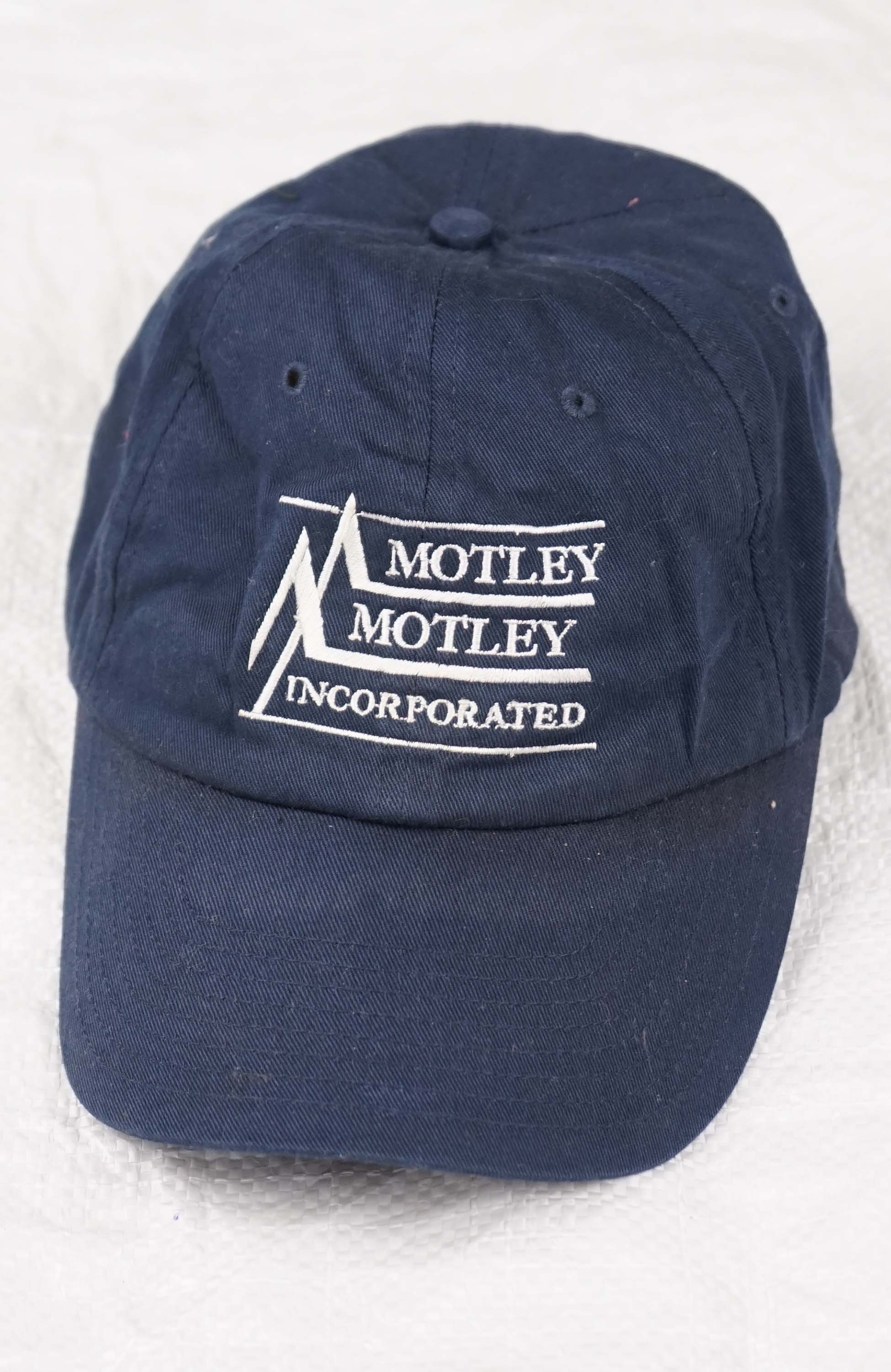 VINTAGE NIKE MOTLEY INCORPORATED HAT