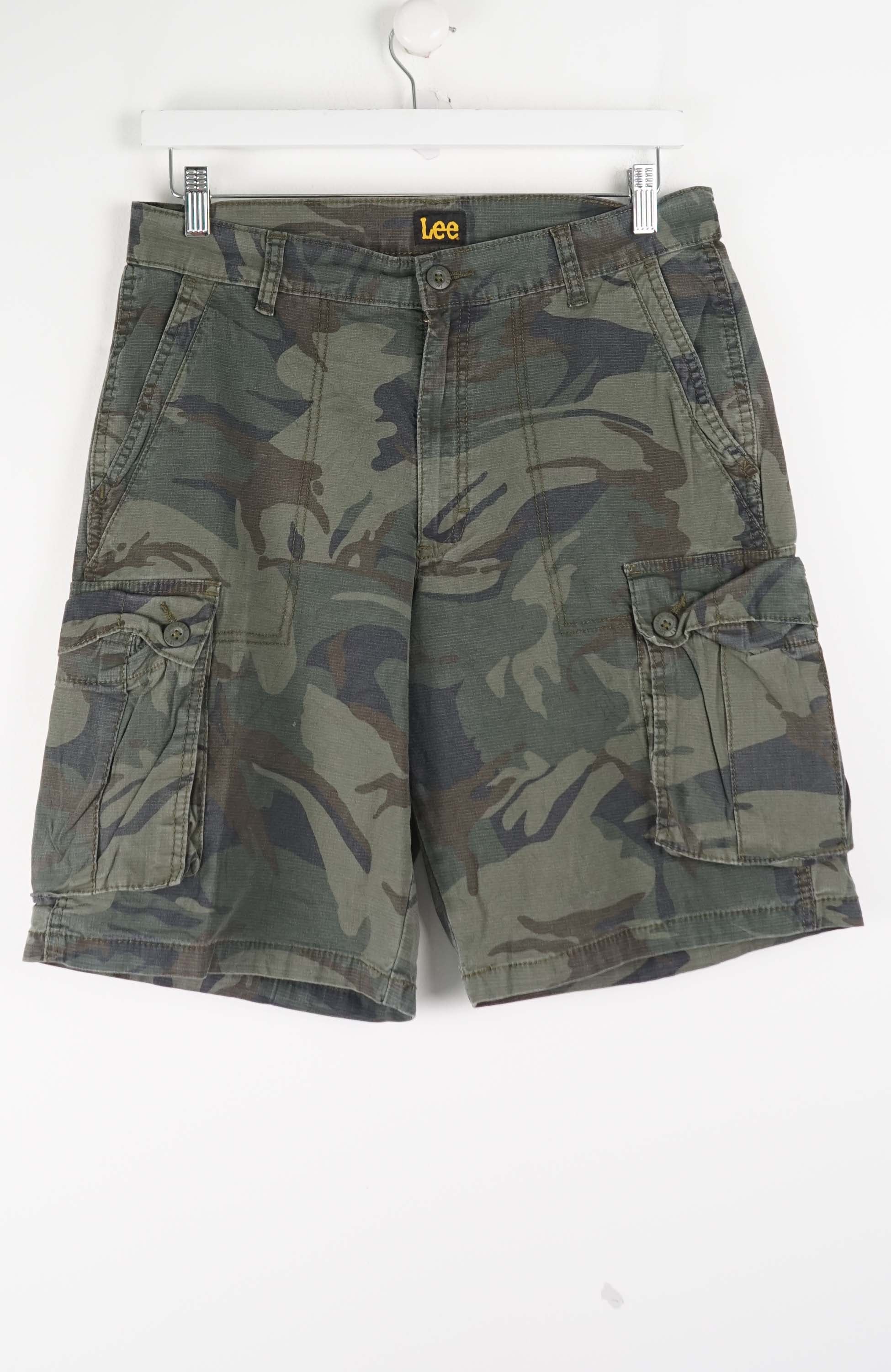 VINTAGE LEE CAMO CARGO SHORTS W32