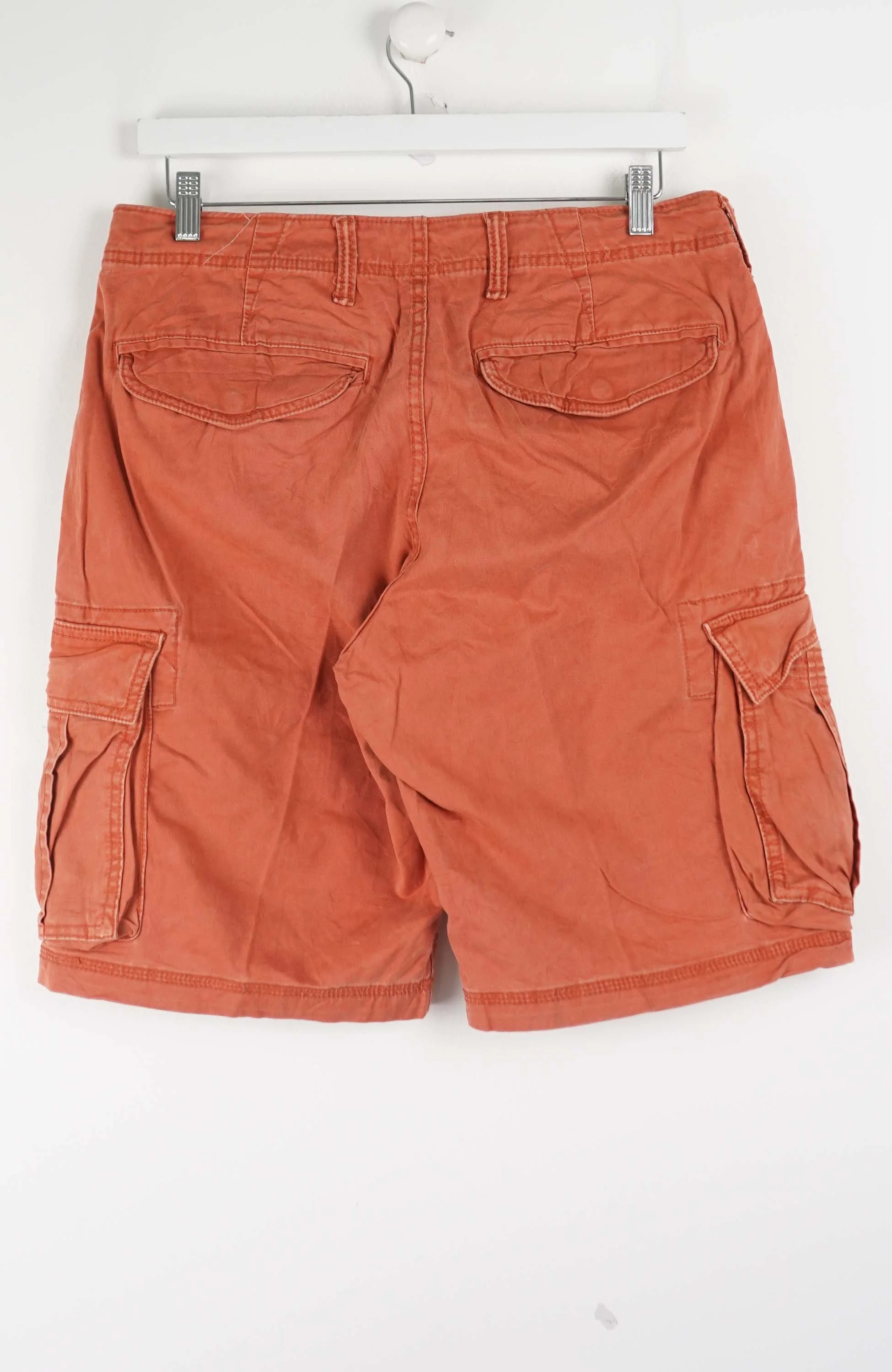 VINTAGE GAP CARGO SHORTS W32 - Image 2