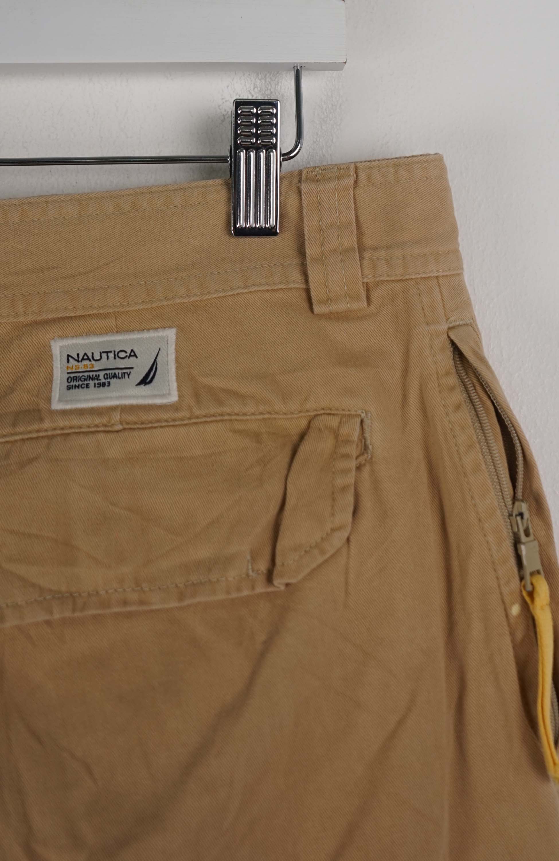 VINTAGE NAUTICA CARGO SHORTS W34 - Image 4
