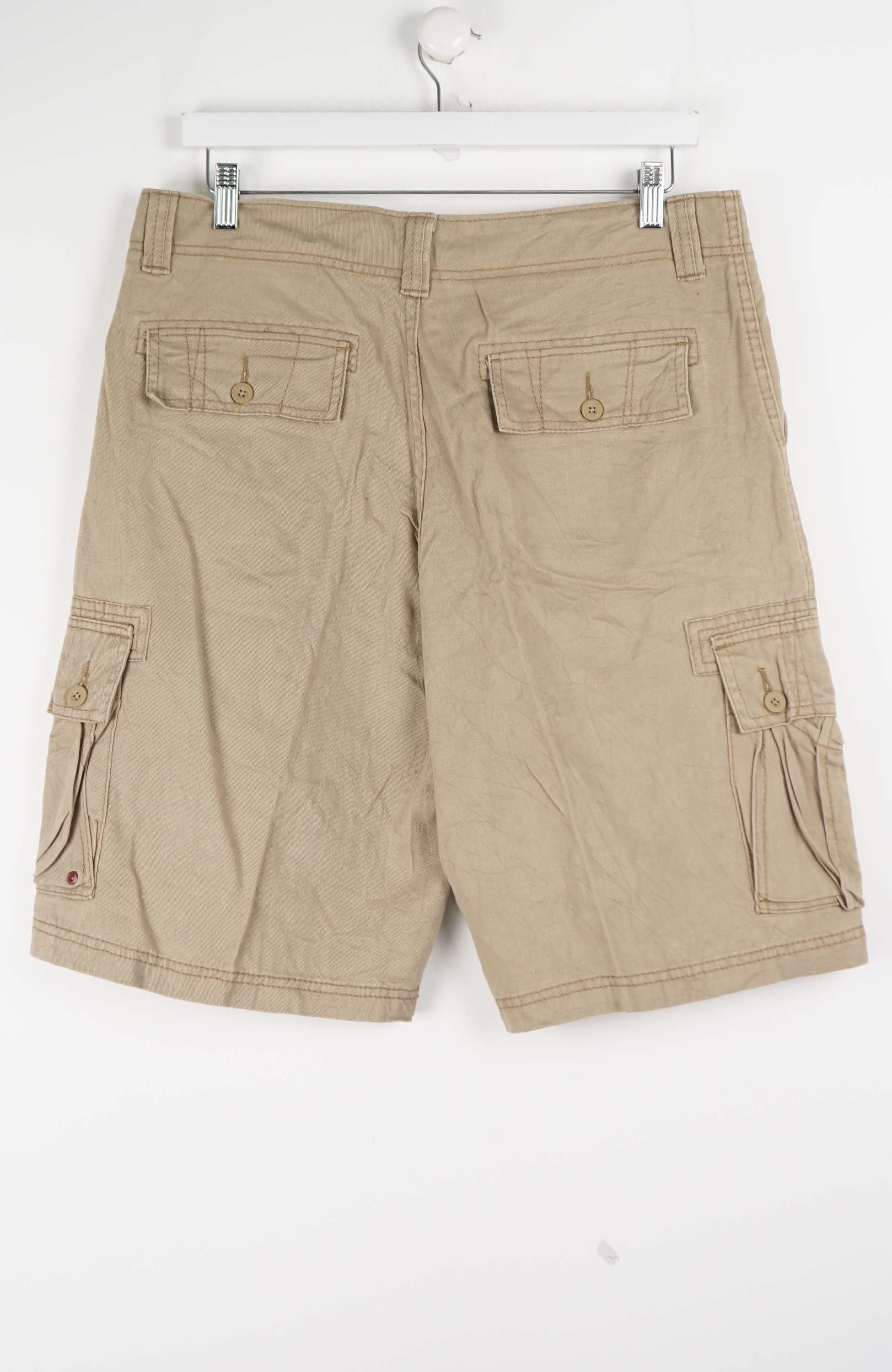 VINTAGE LEVI'S CARGO SHORTS W35 - Image 3