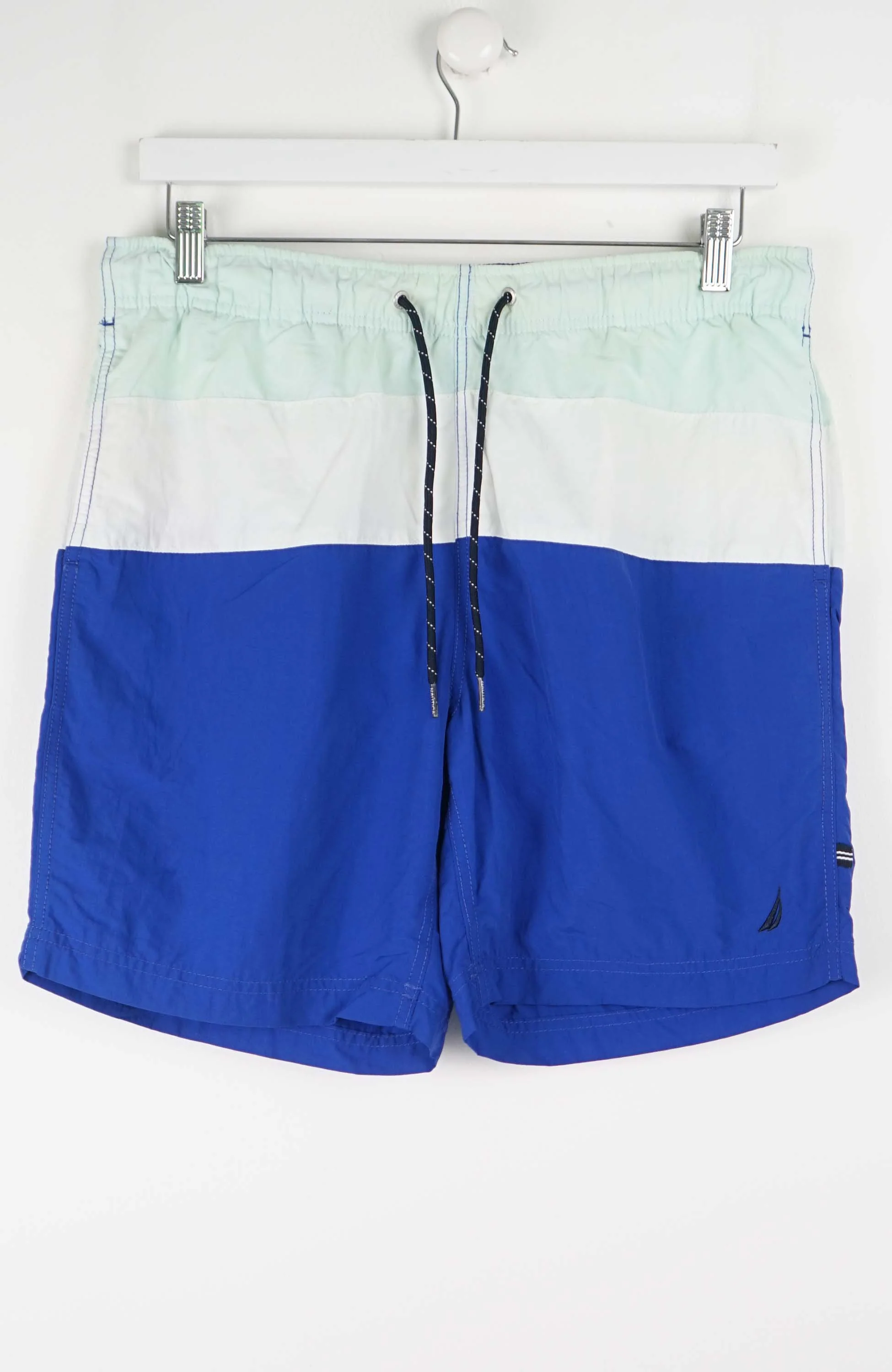 VINTAGE NAUTICA SHORTS W32