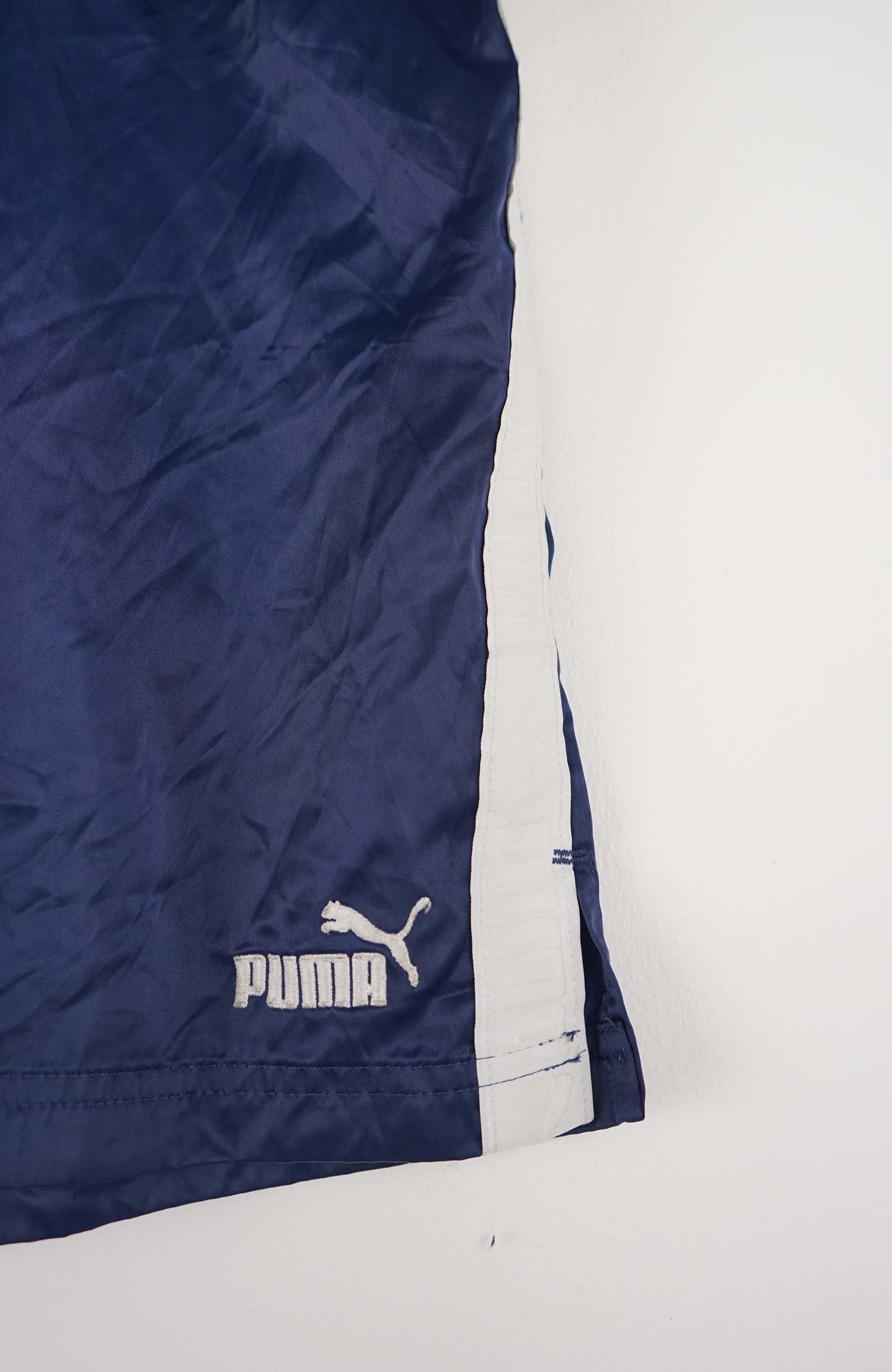 VINTAGE PUMA ACTIVE SHORTS W25 - Image 2
