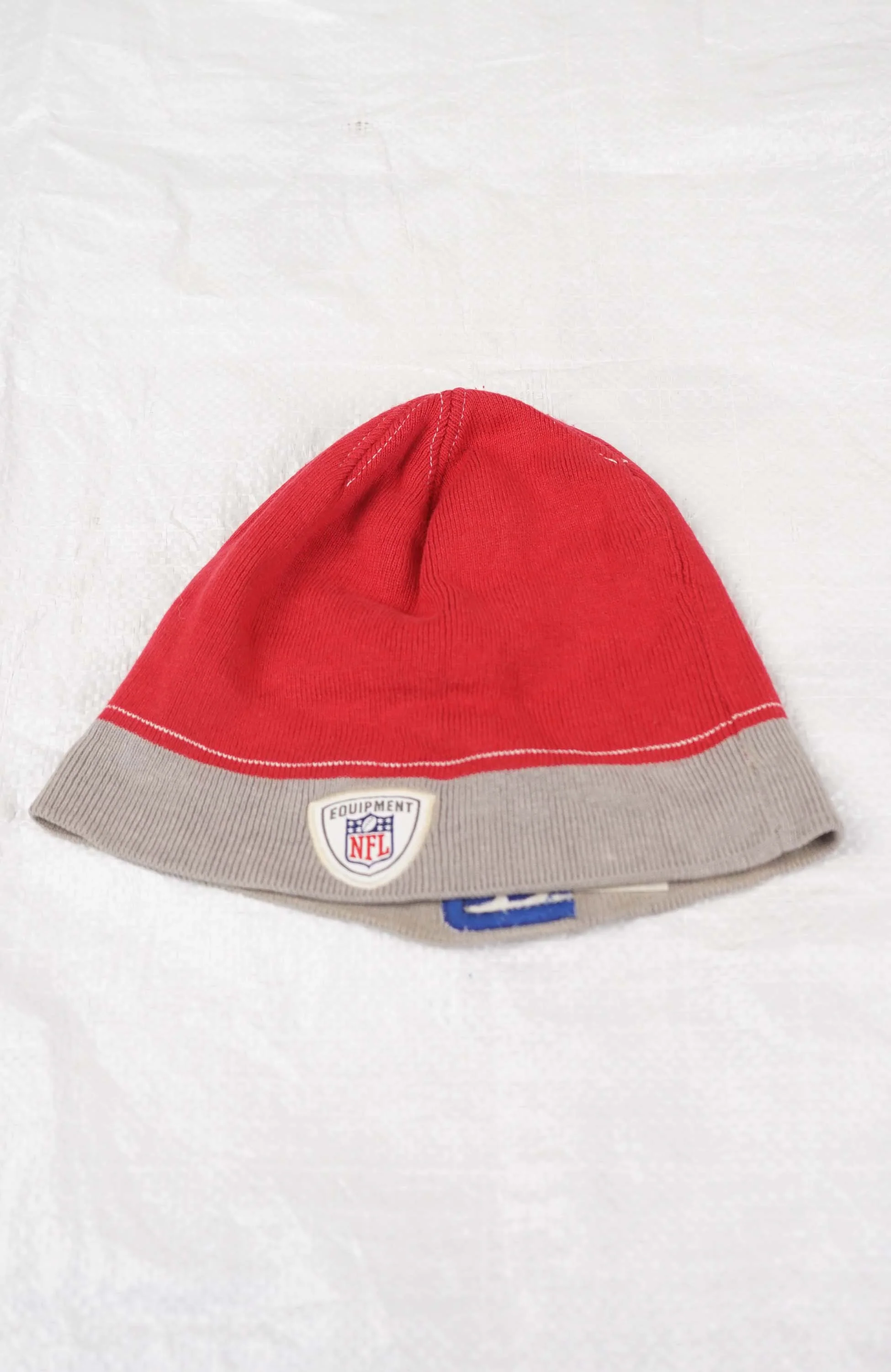 VINTAGE NFL EQUIPMENT SKULL BEANIE