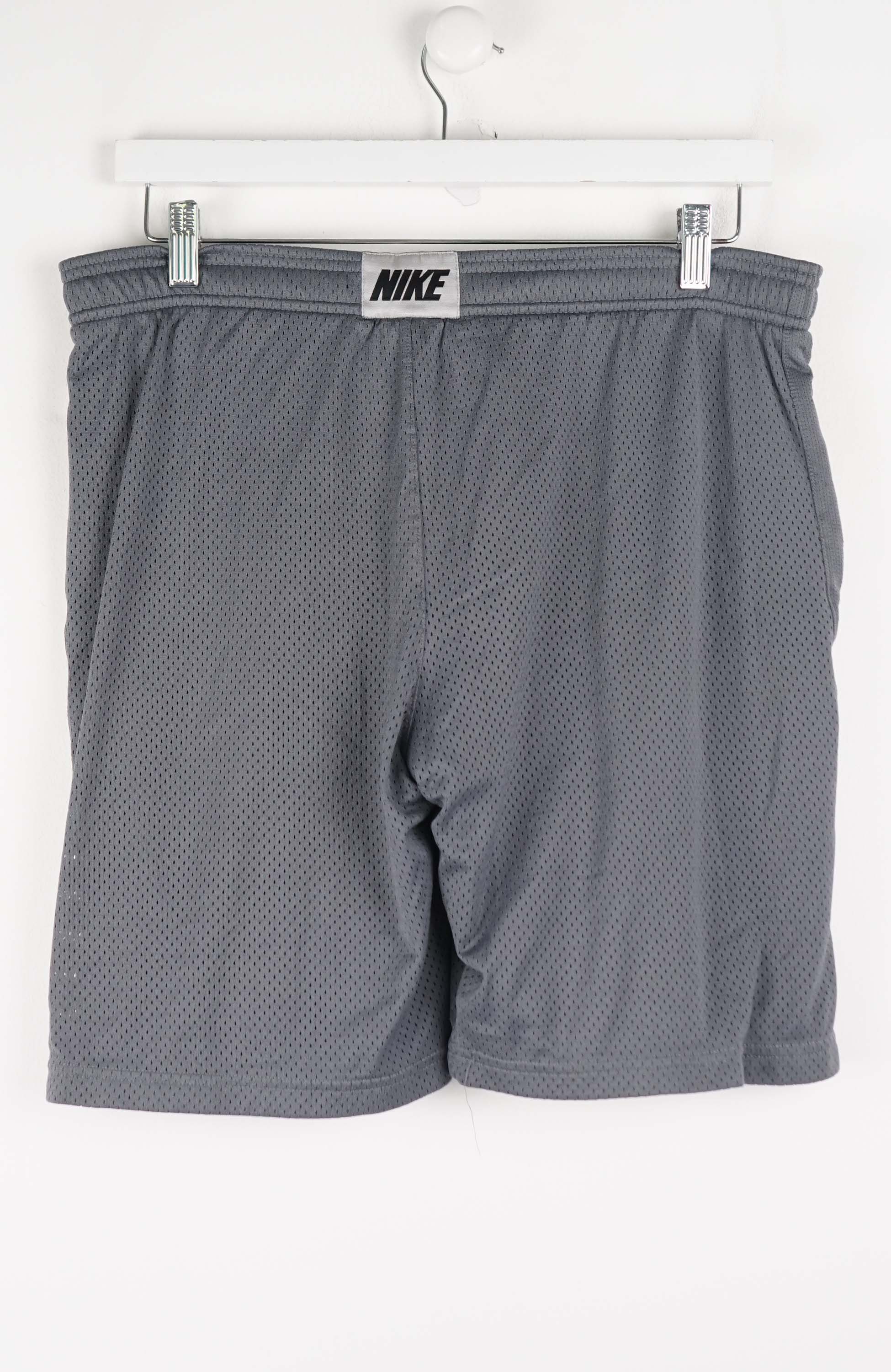 VINTAGE NIKE JERSEY SHORTS W30 - Image 3