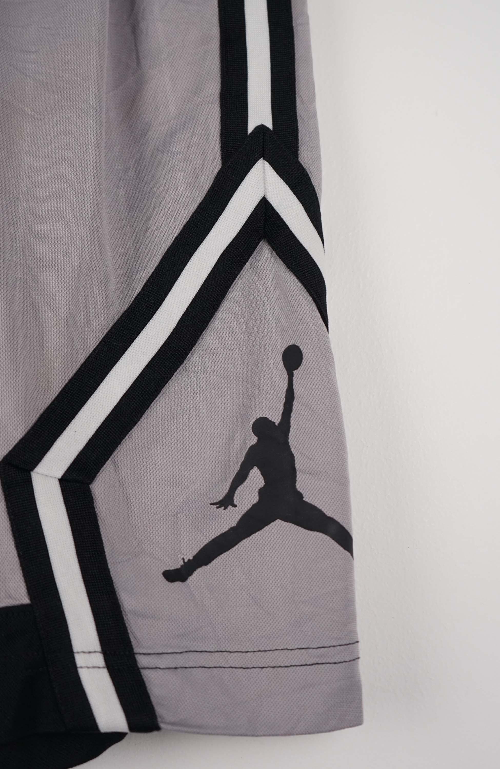VINTAGE JORDAN JERSEY SHORTS W28 - Image 2