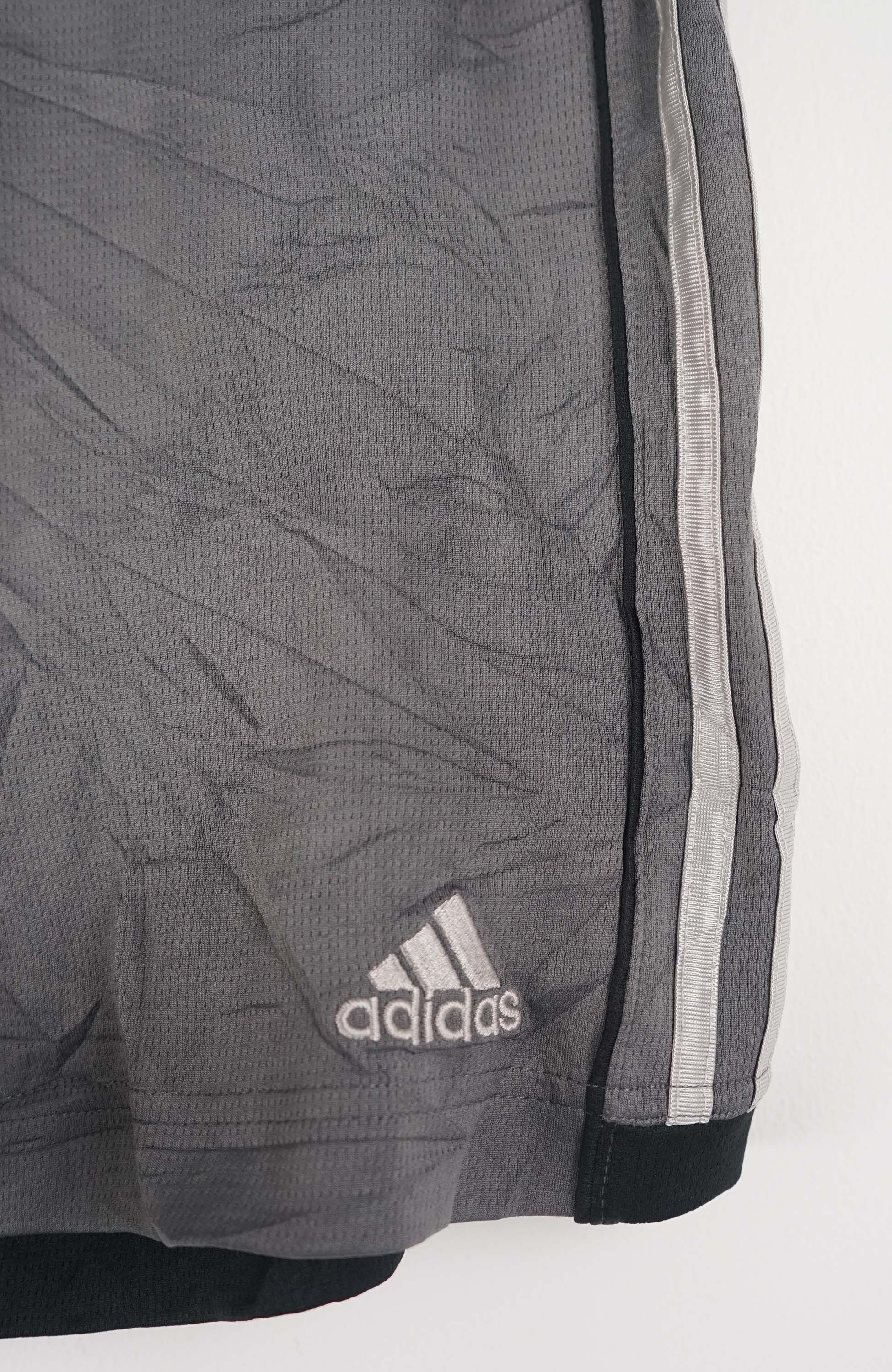 VINTAGE ADIDAS JERSEY SHORTS W28 - Image 2