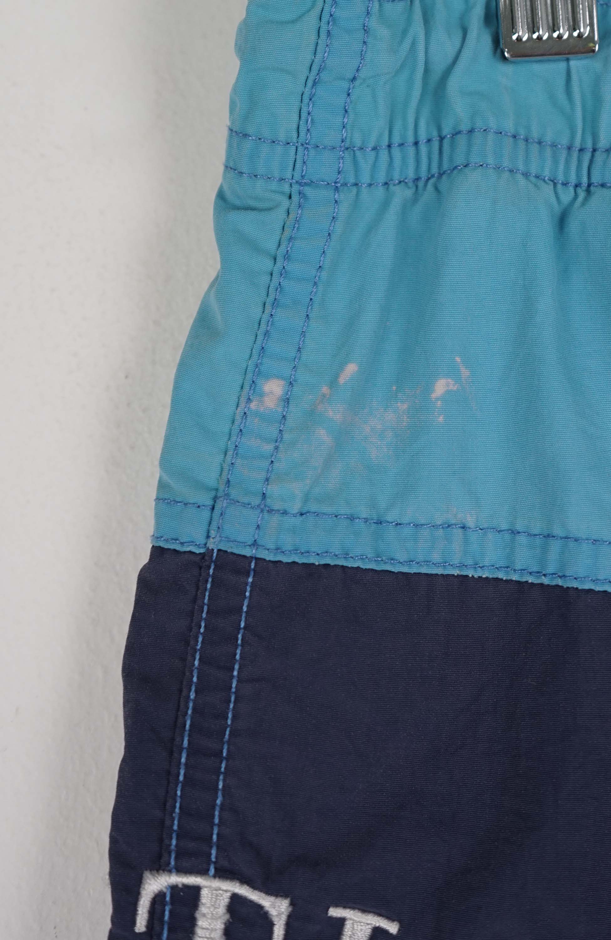 VINTAGE NAUTICA SHORTS W32 - Image 2