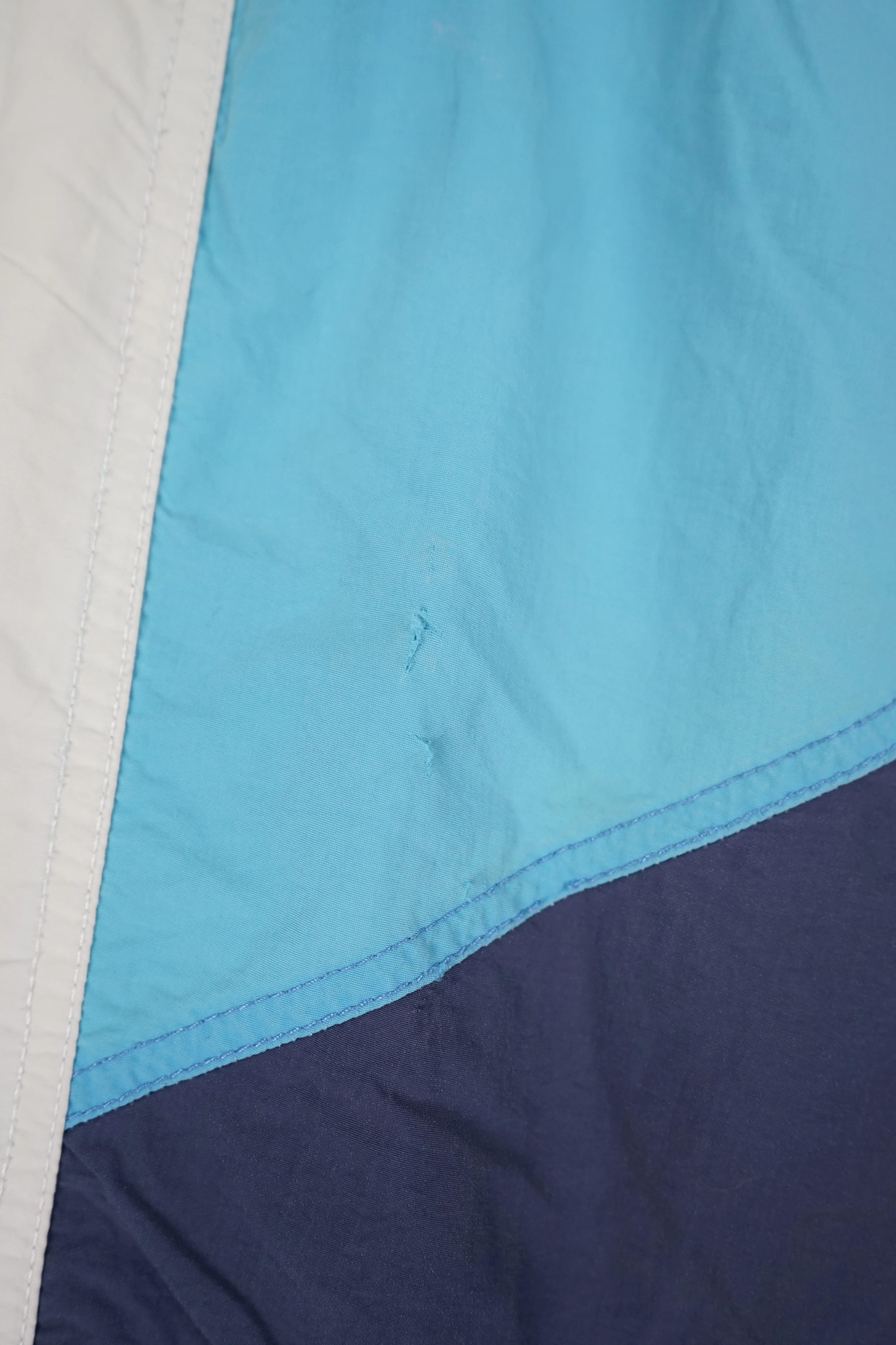 VINTAGE NAUTICA SHORTS W32 - Image 4