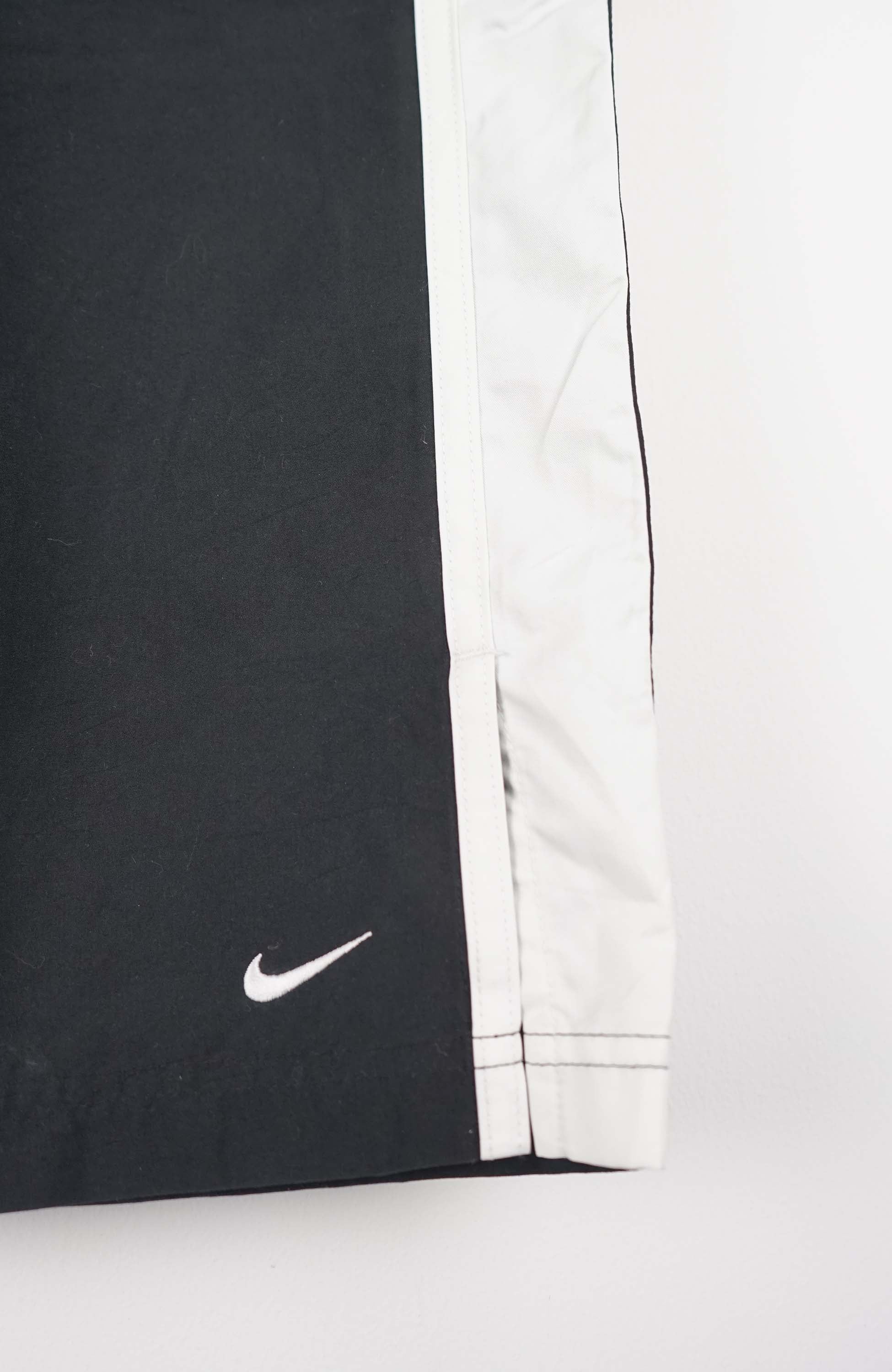 VINTAGE NIKE 3/4 TRACK PANT SHORTS (S) - Image 2