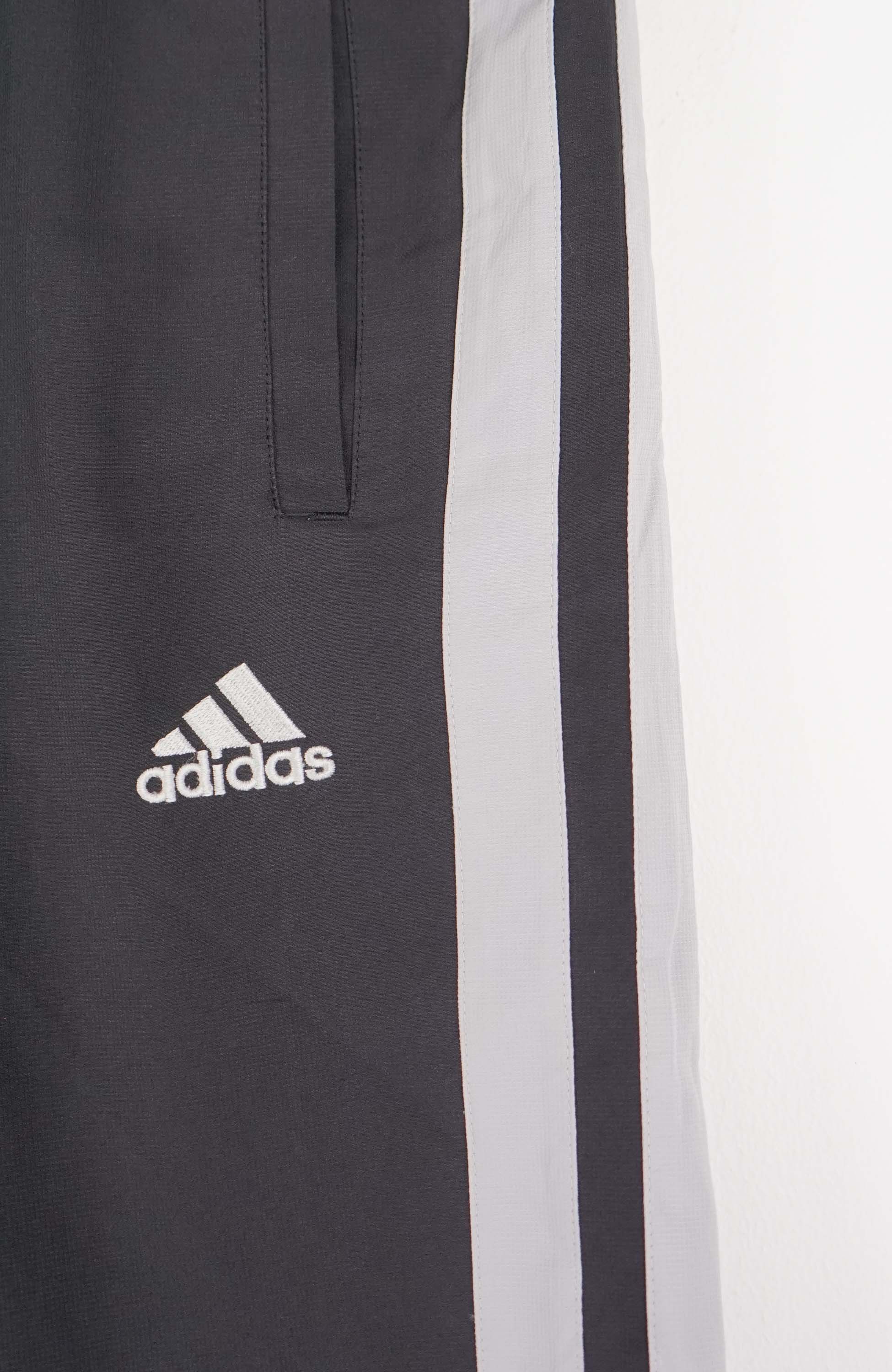 VINTAGE ADIDAS TRACK PANT SHORTS (M) - Image 2