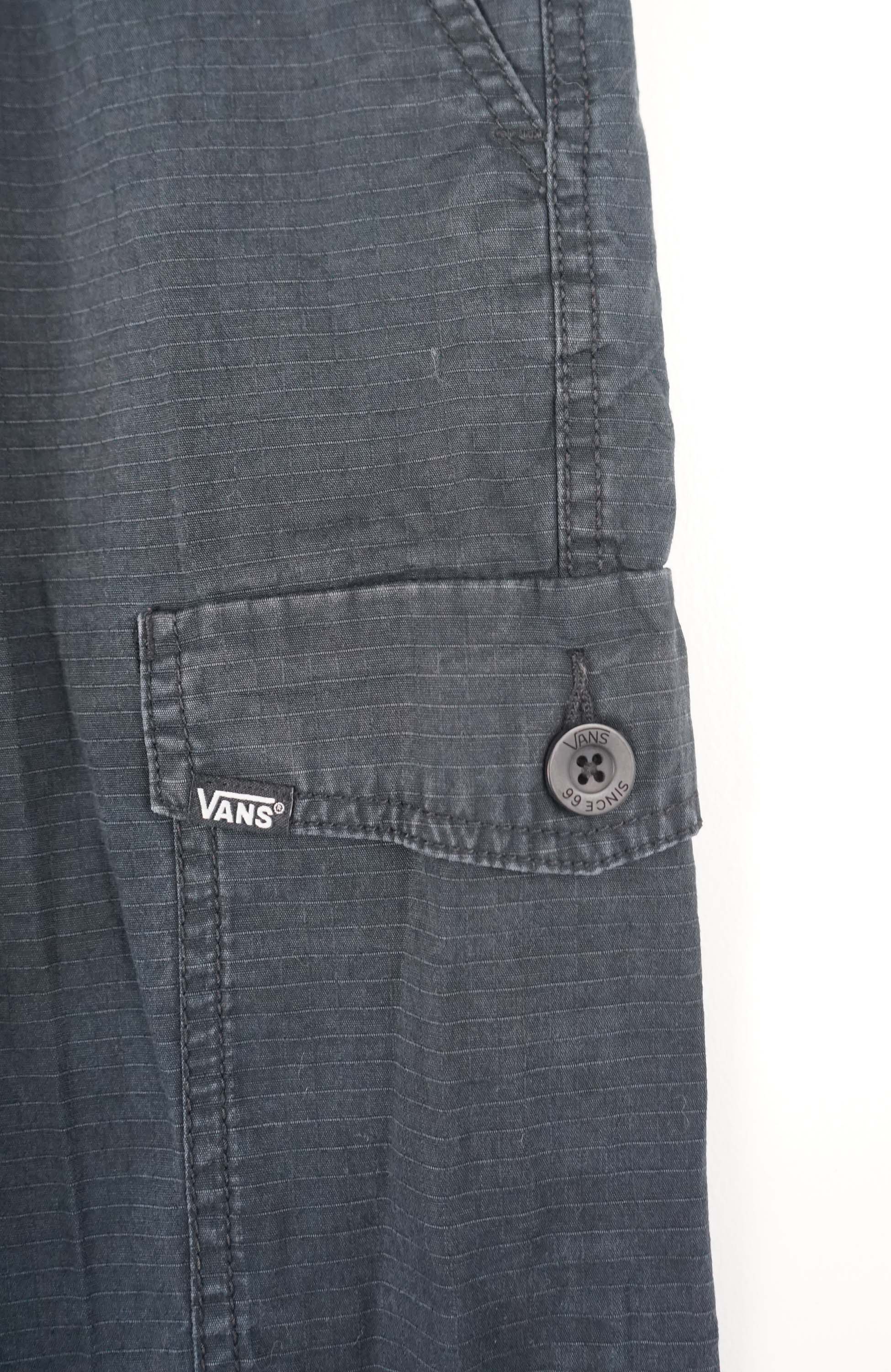VINTAGE VANS CARGO SHORTS W37 - Image 2