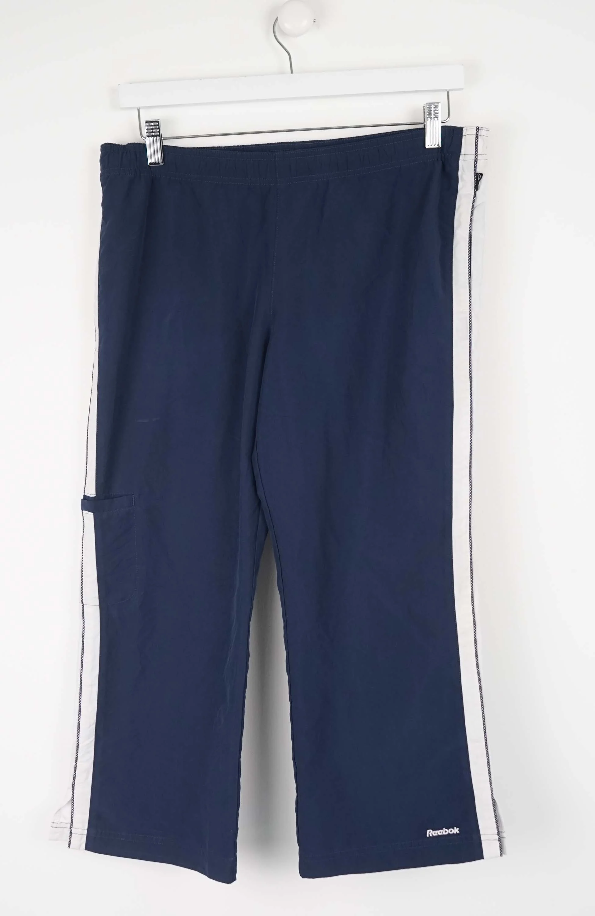 VINTAGE REEBOK 3/4 TRACK PANT SHORTS (L)