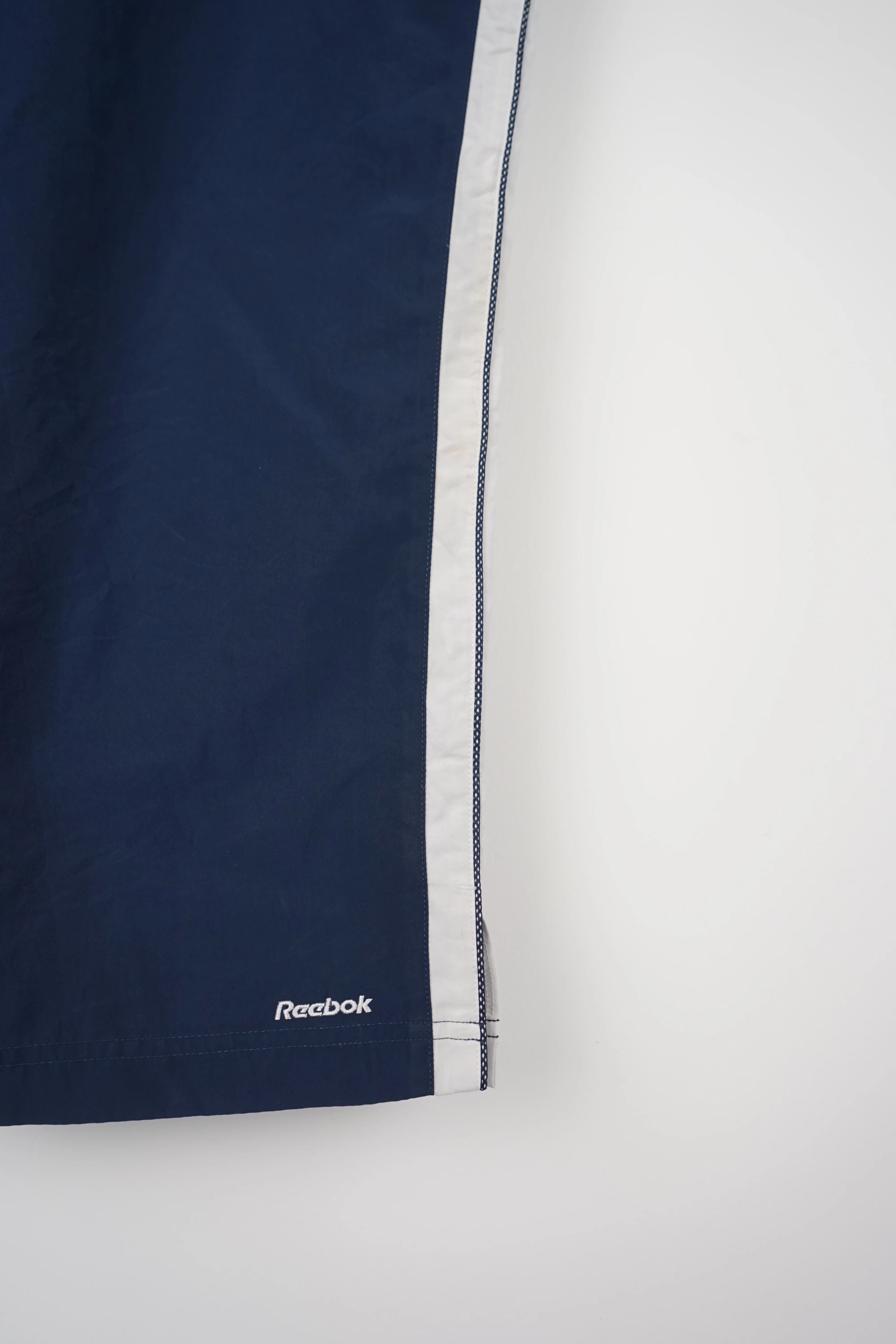 VINTAGE REEBOK 3/4 TRACK PANT SHORTS (L) - Image 2