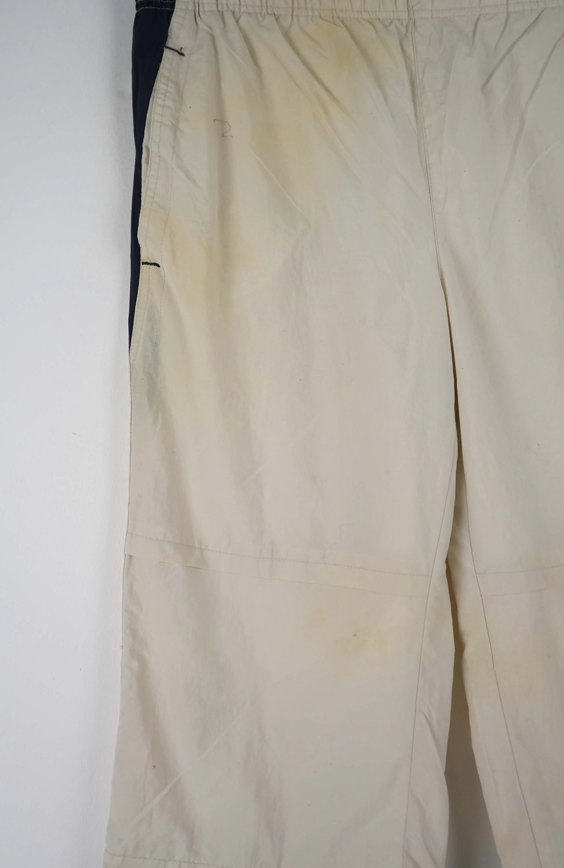VINTAGE NIKE TRACK PANT SHORTS (M) - Image 4