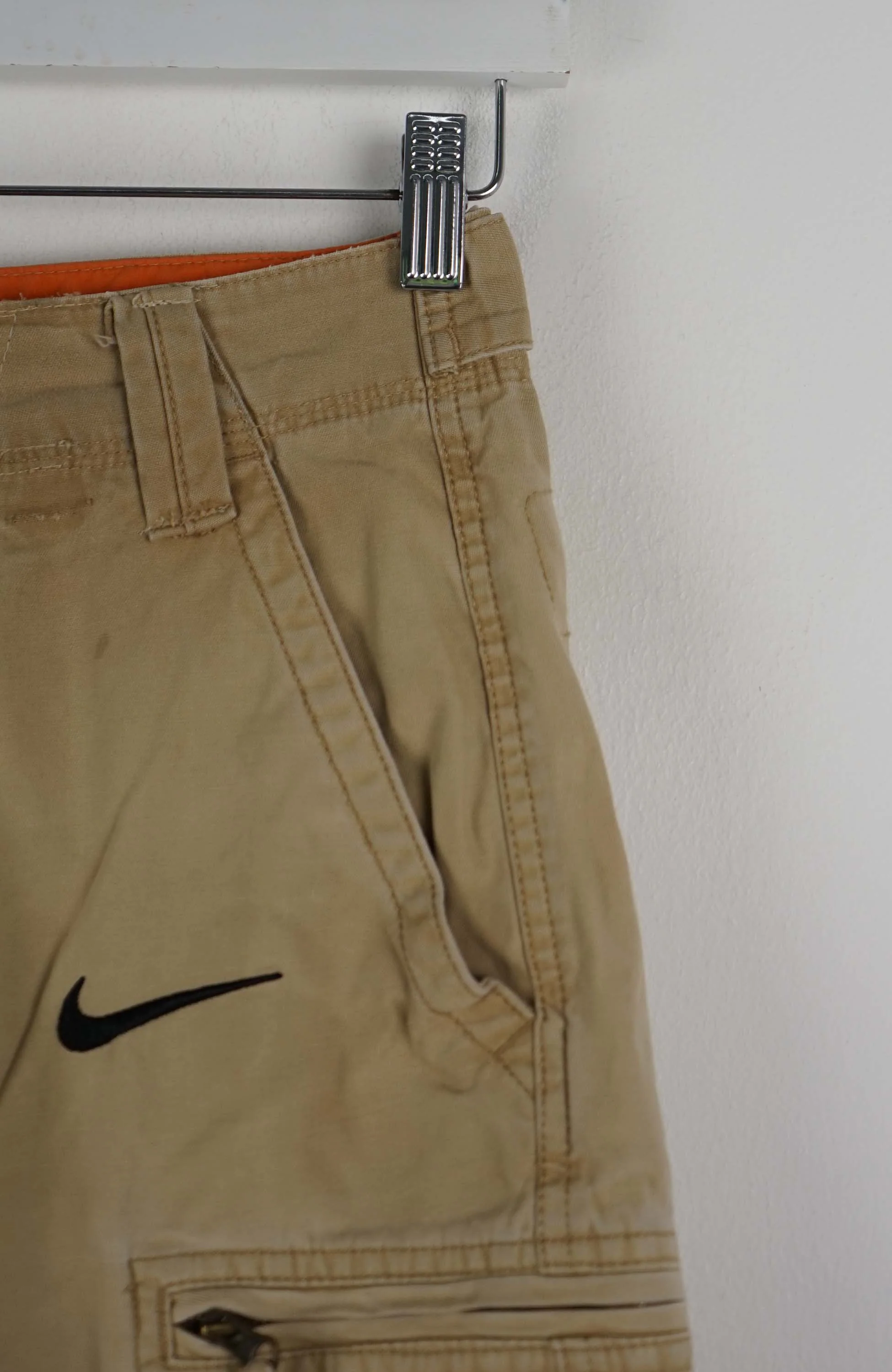 VINTAGE REWORK CARGO SHORTS W25 - Image 2