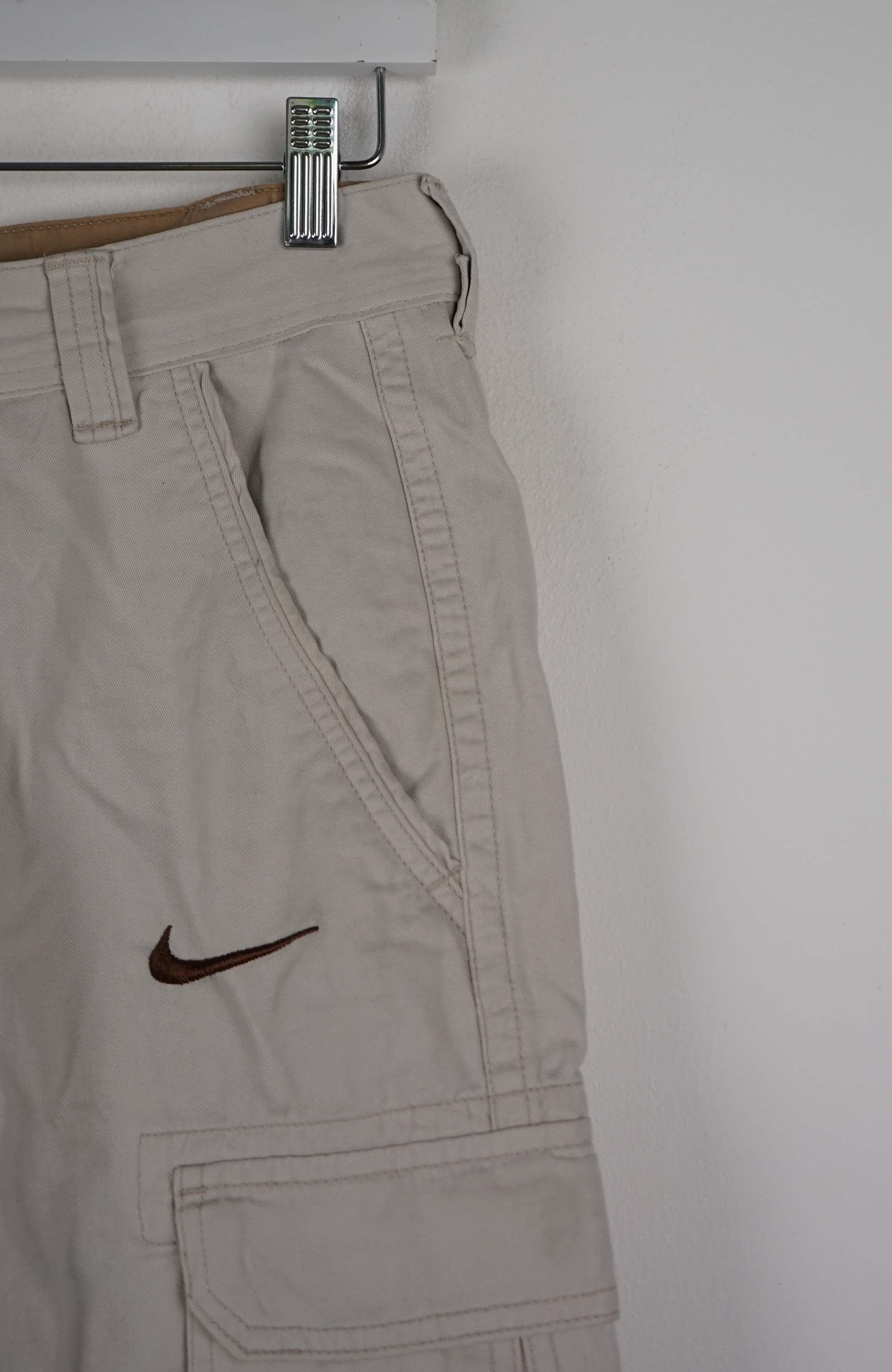 VINTAGE REWORK CARGO SHORTS W31 - Image 2