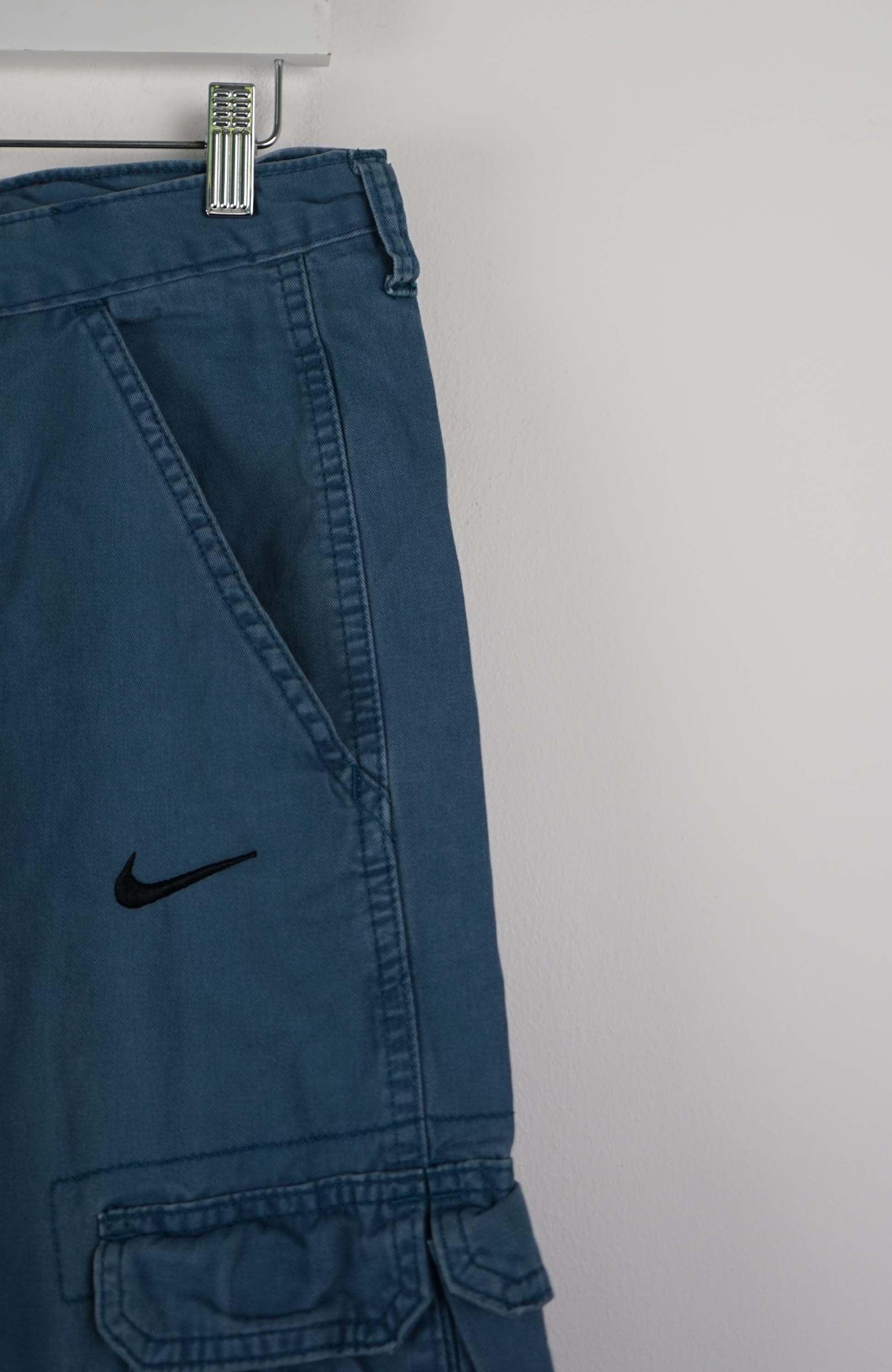 VINTAGE REWORK CARGO SHORTS W32 - Image 2