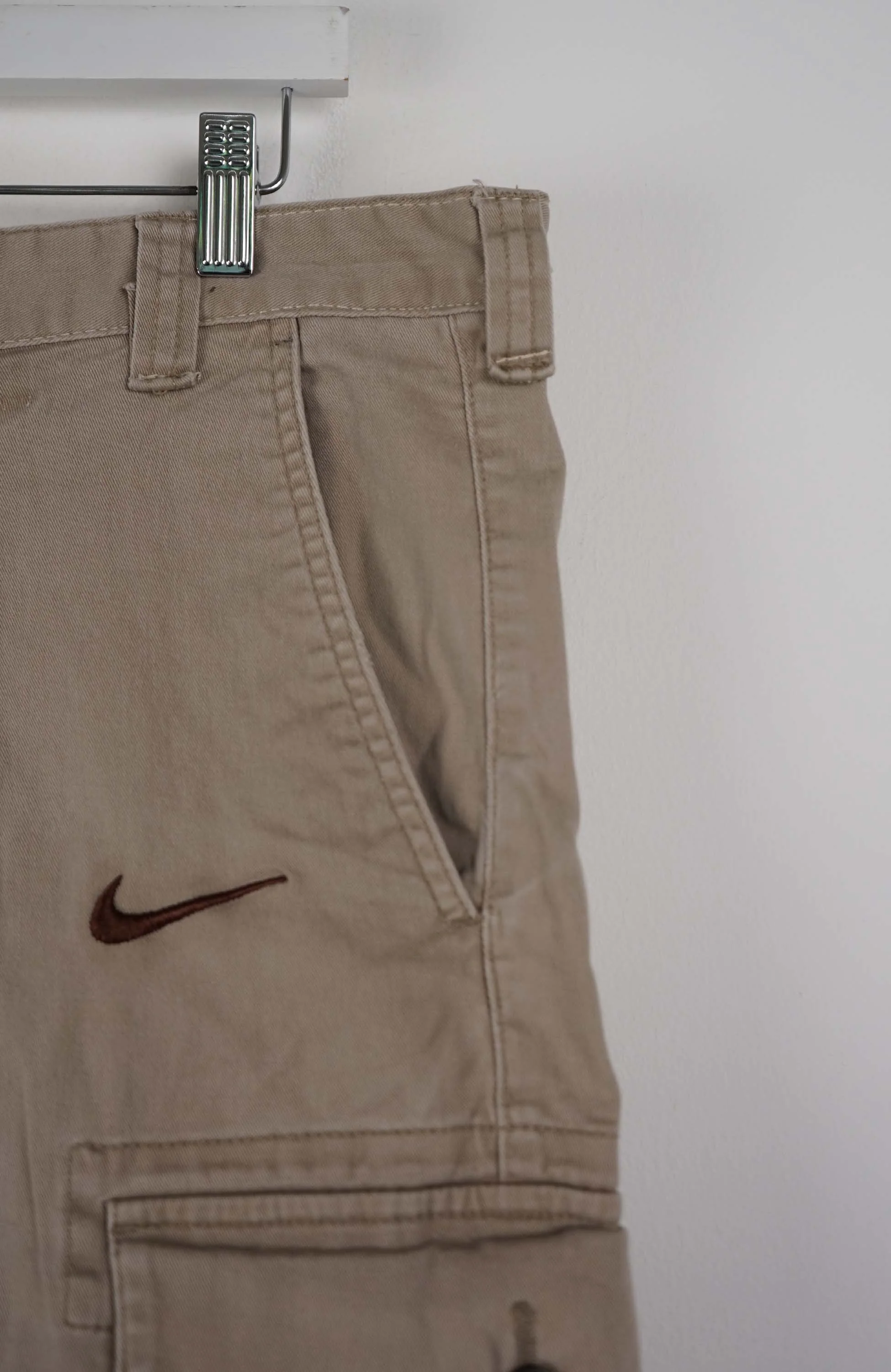 VINTAGE REWORK CARGO SHORTS W38 - Image 2
