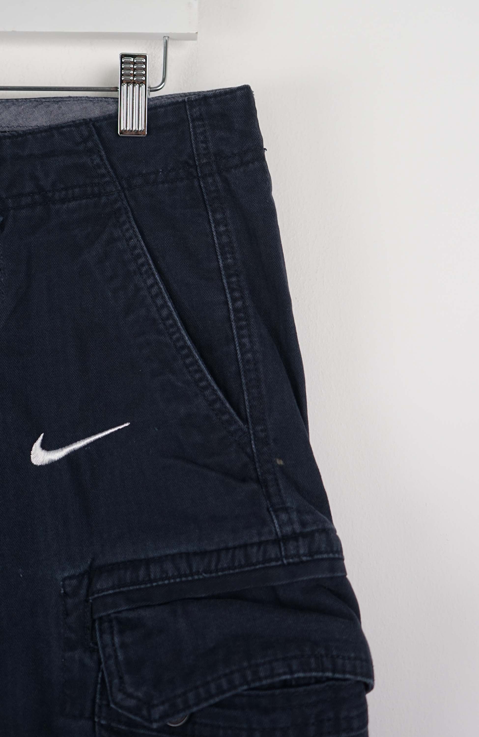 VINTAGE REWORK CARGO SHORTS W34 - Image 2