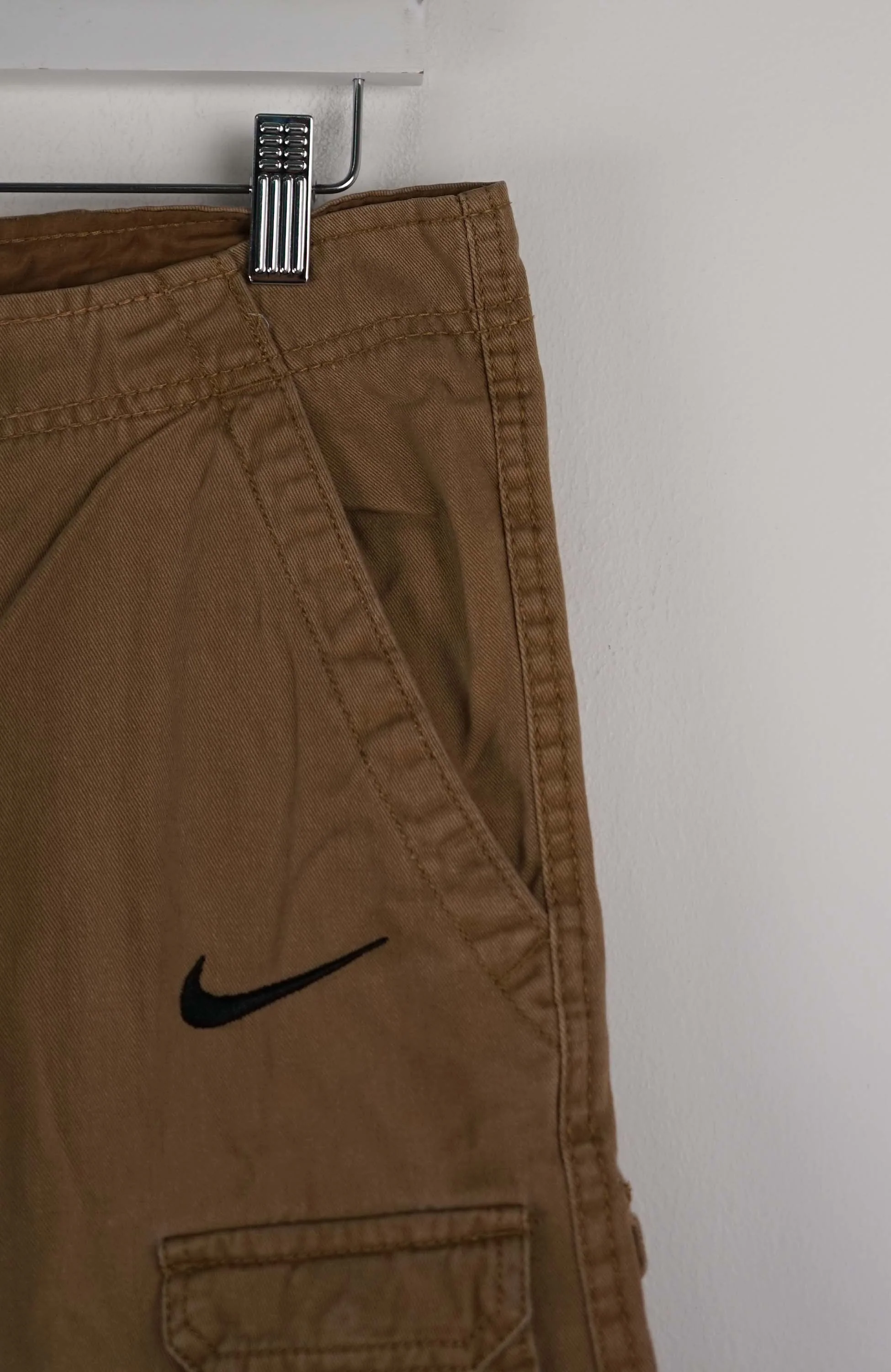 VINTAGE REWORK CARGO SHORTS W33 - Image 2