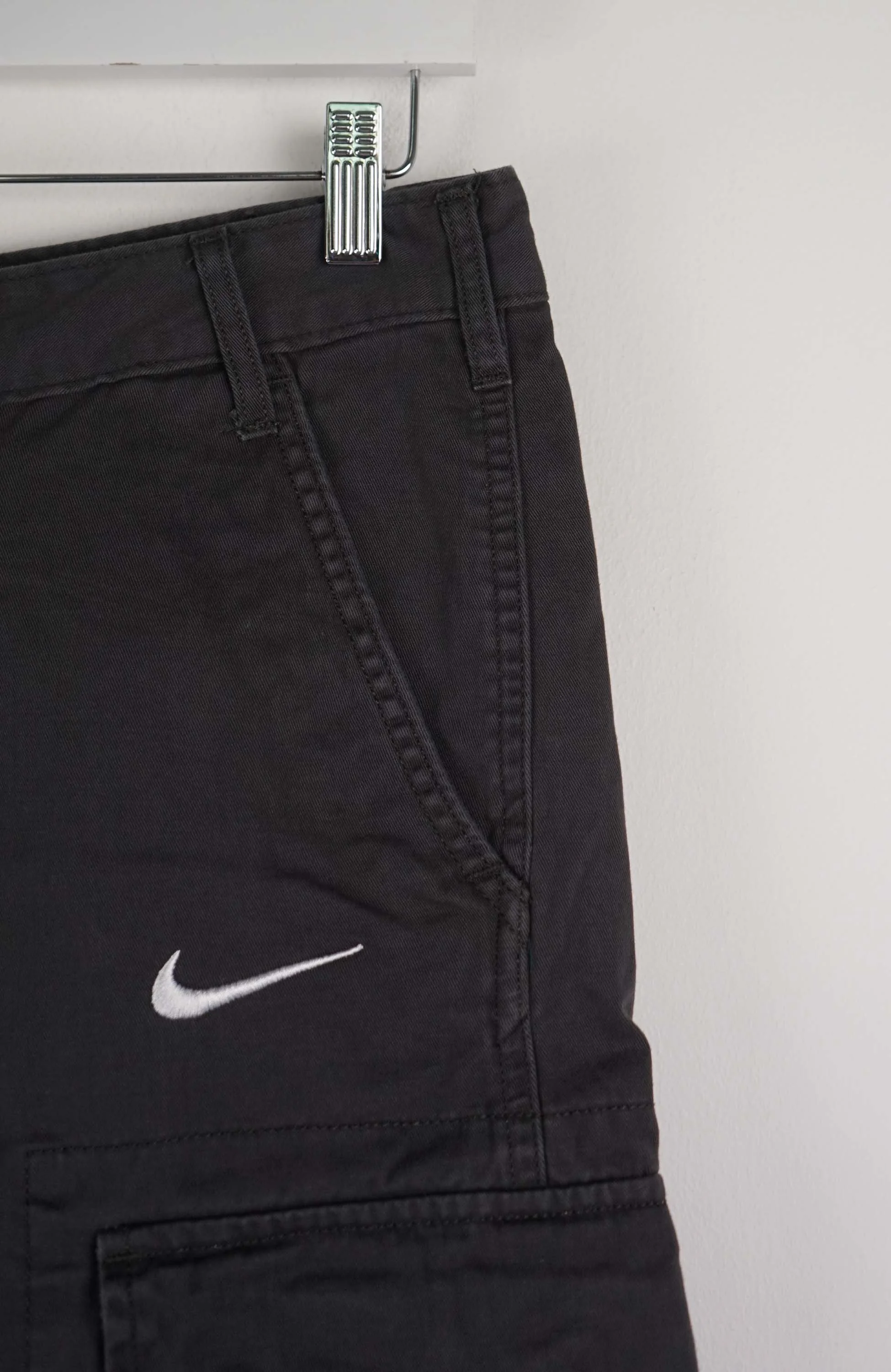 VINTAGE REWORK CARGO SHORTS W31 - Image 2
