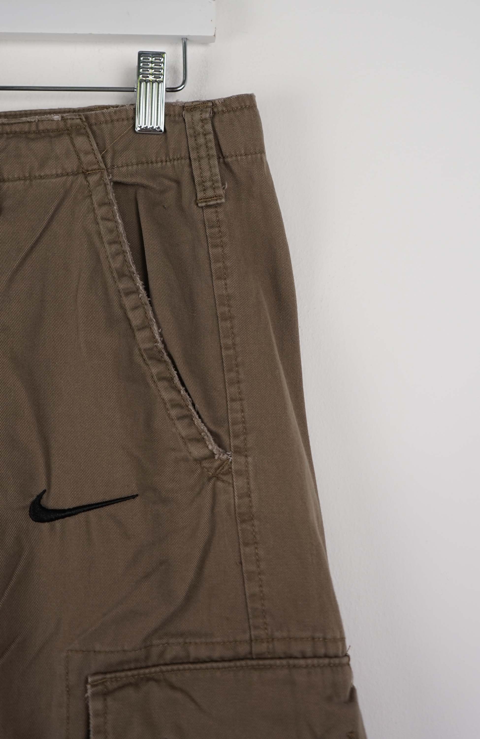 VINTAGE REWORK CARGO SHORTS W34 - Image 2