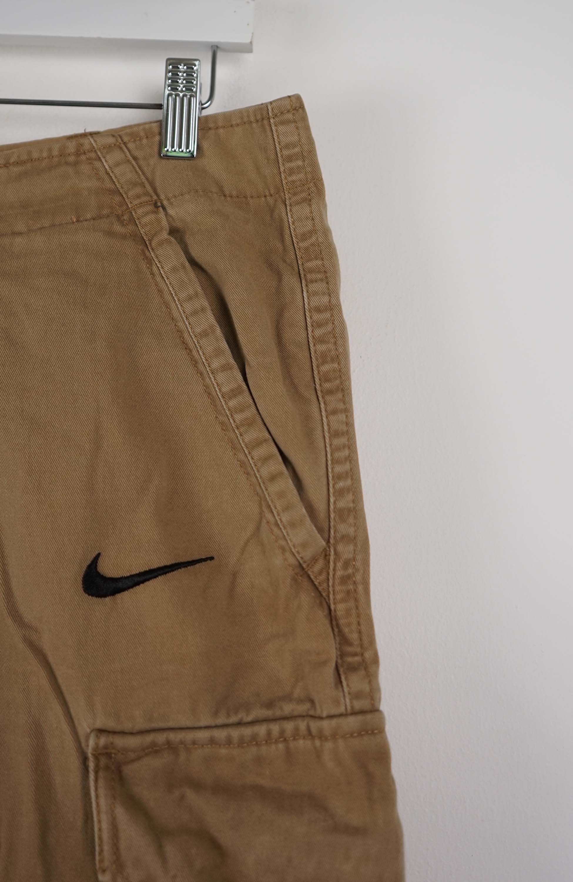 VINTAGE REWORK CARGO SHORTS W32 - Image 2