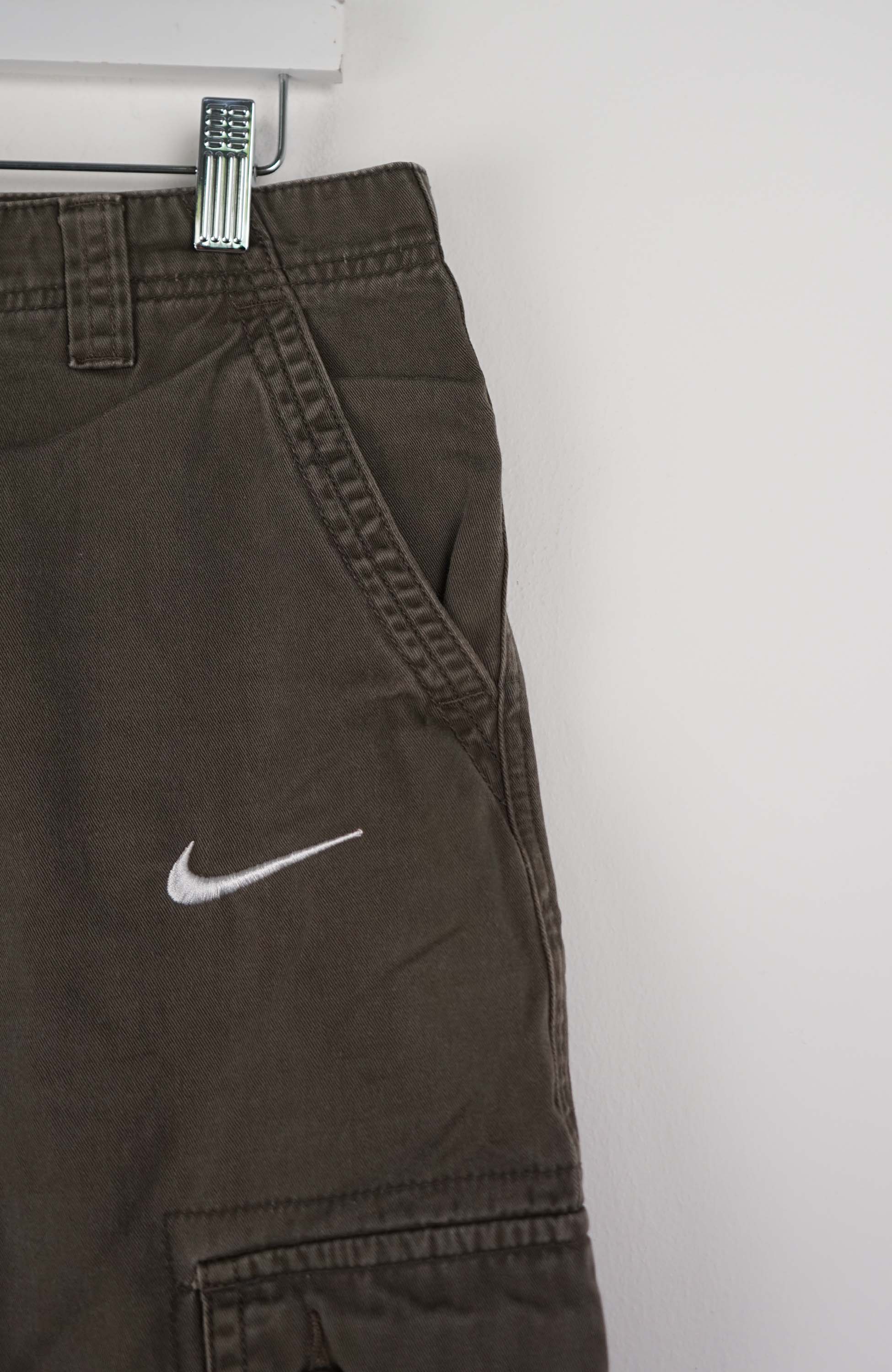 VINTAGE REWORK CARGO SHORTS W33 - Image 2