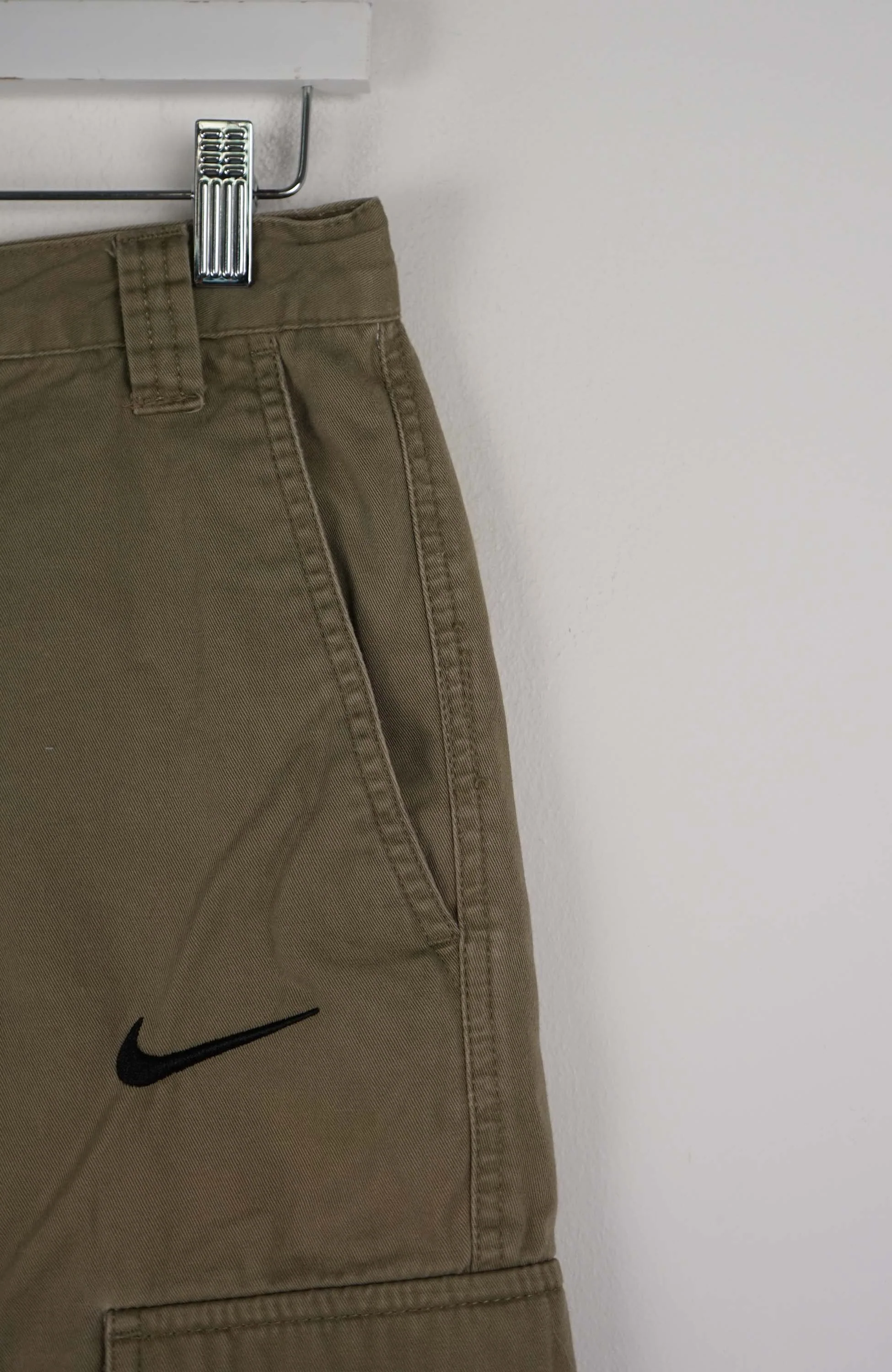 VINTAGE REWORK CARGO SHORTS W31 - Image 2