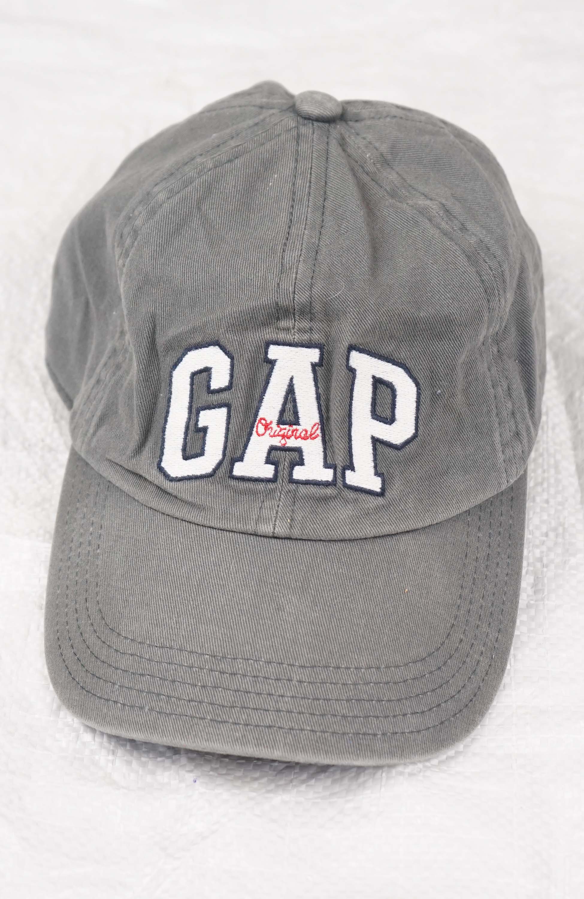 VINTAGE GAP HAT