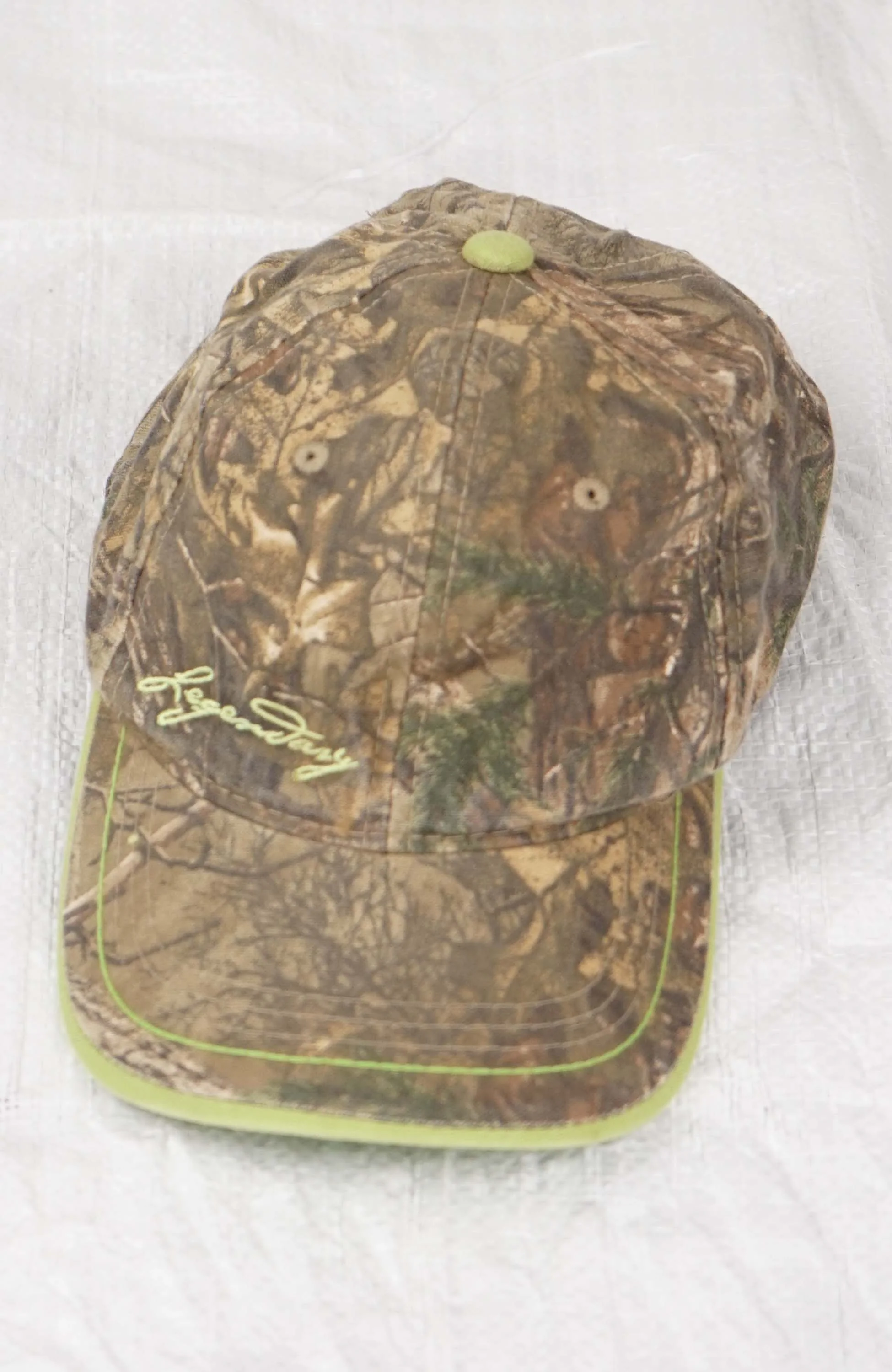 VINTAGE LEGENDARY REAL TREE HAT