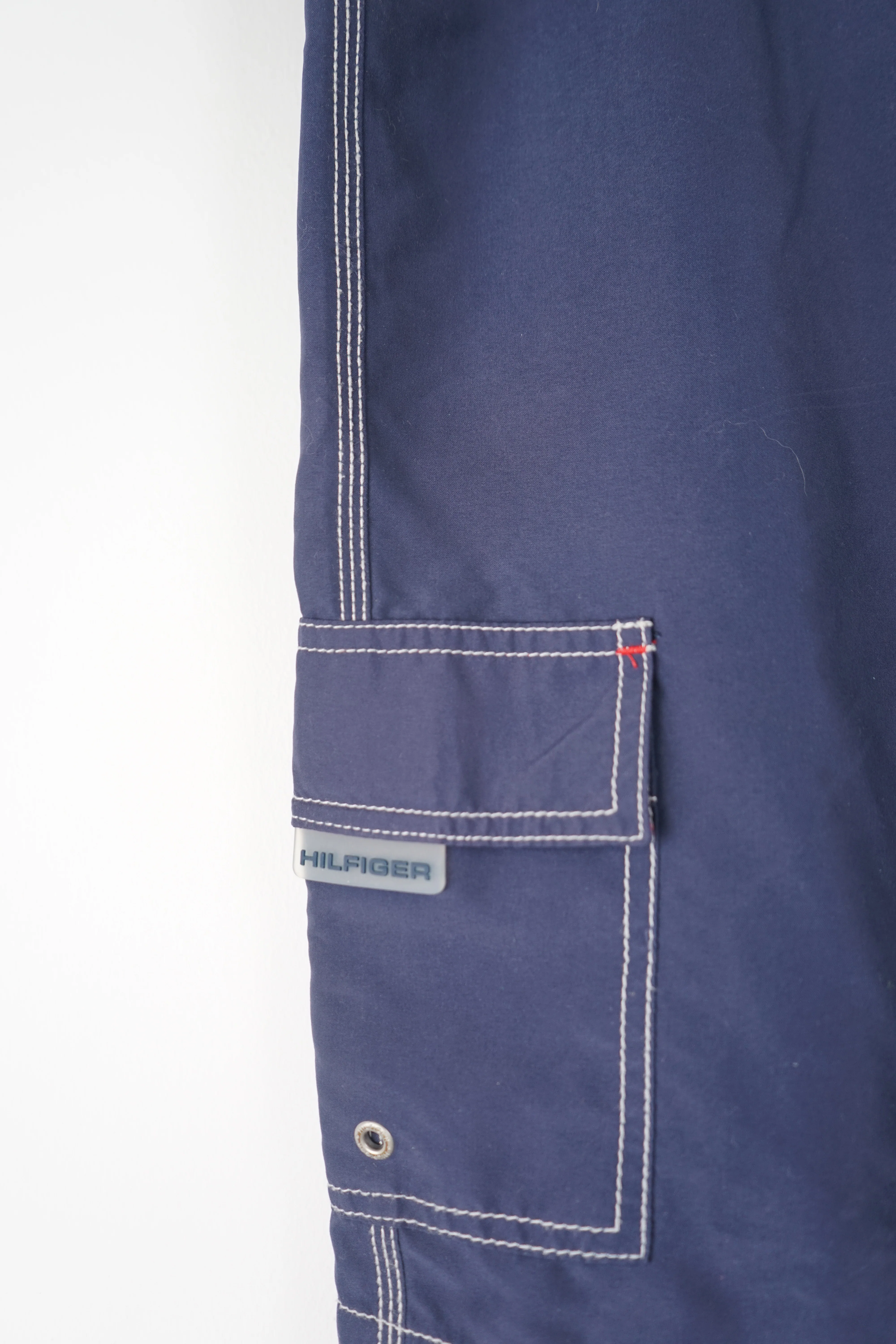 VINTAGE TOMMY HILFIGER SHORTS W44 - Image 2